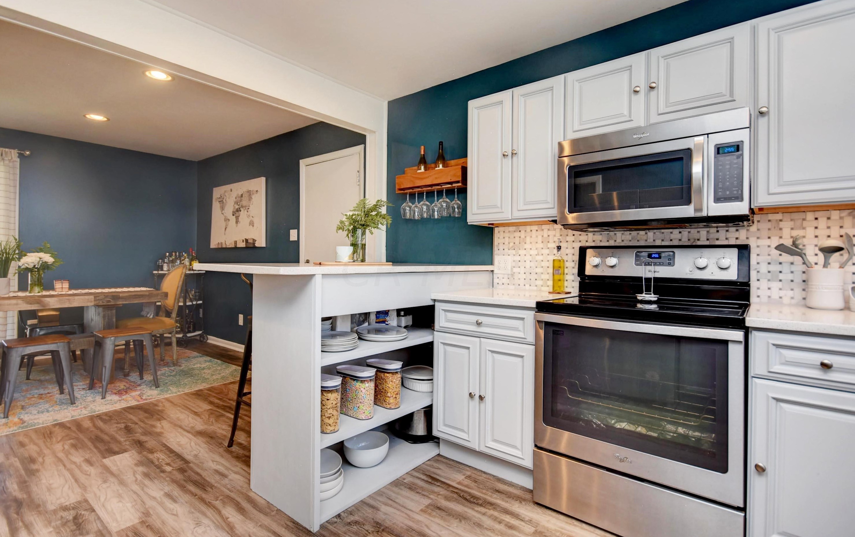 975 Caniff Rd, Columbus OH 43221-1677 exterior