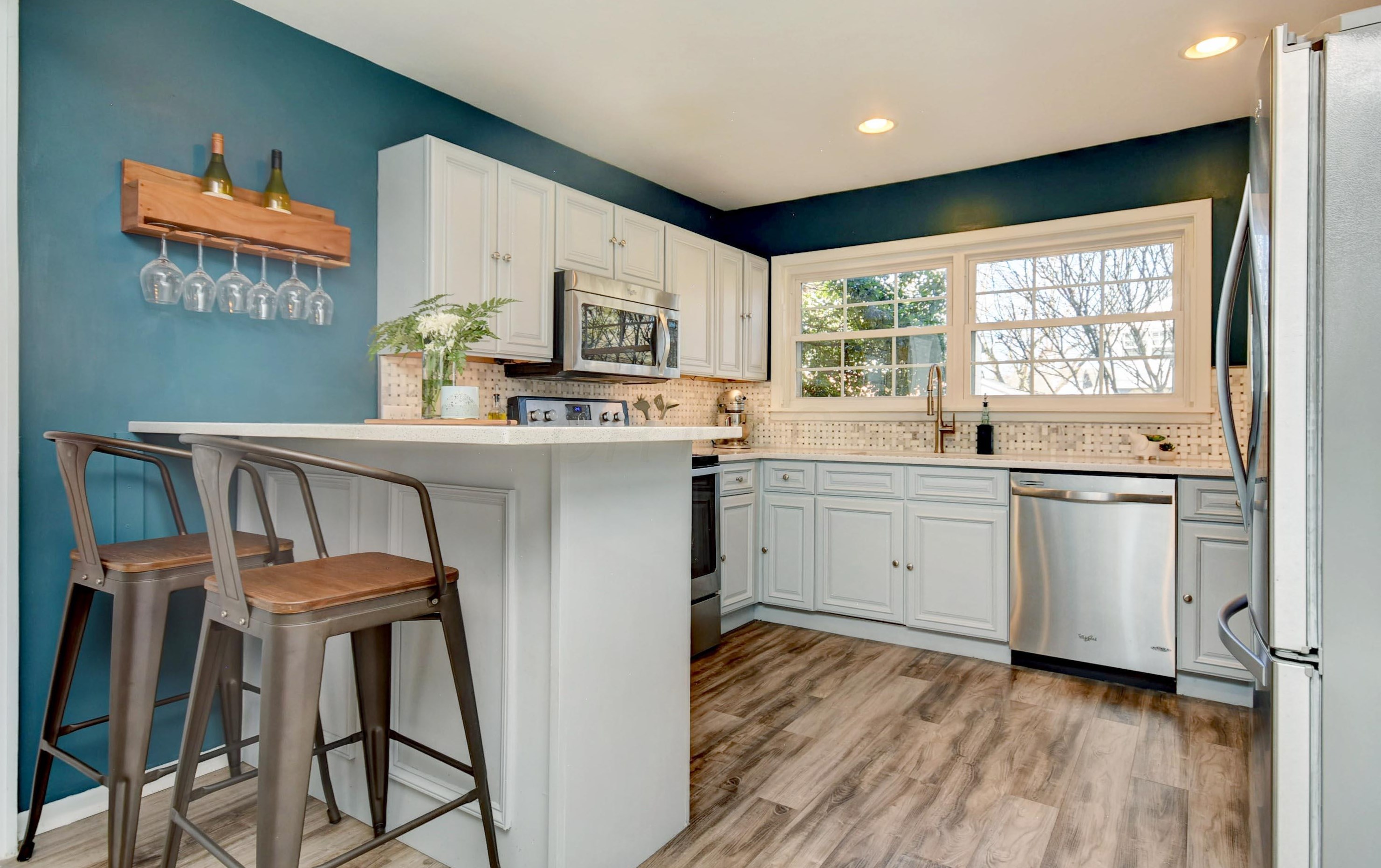 975 Caniff Rd, Columbus OH 43221-1677 exterior