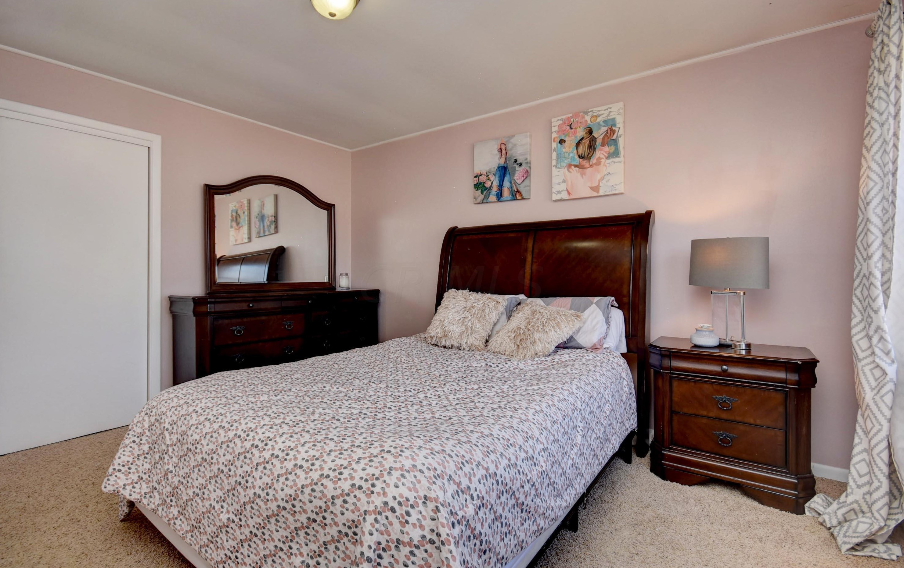 975 Caniff Rd, Columbus OH 43221-1677 exterior