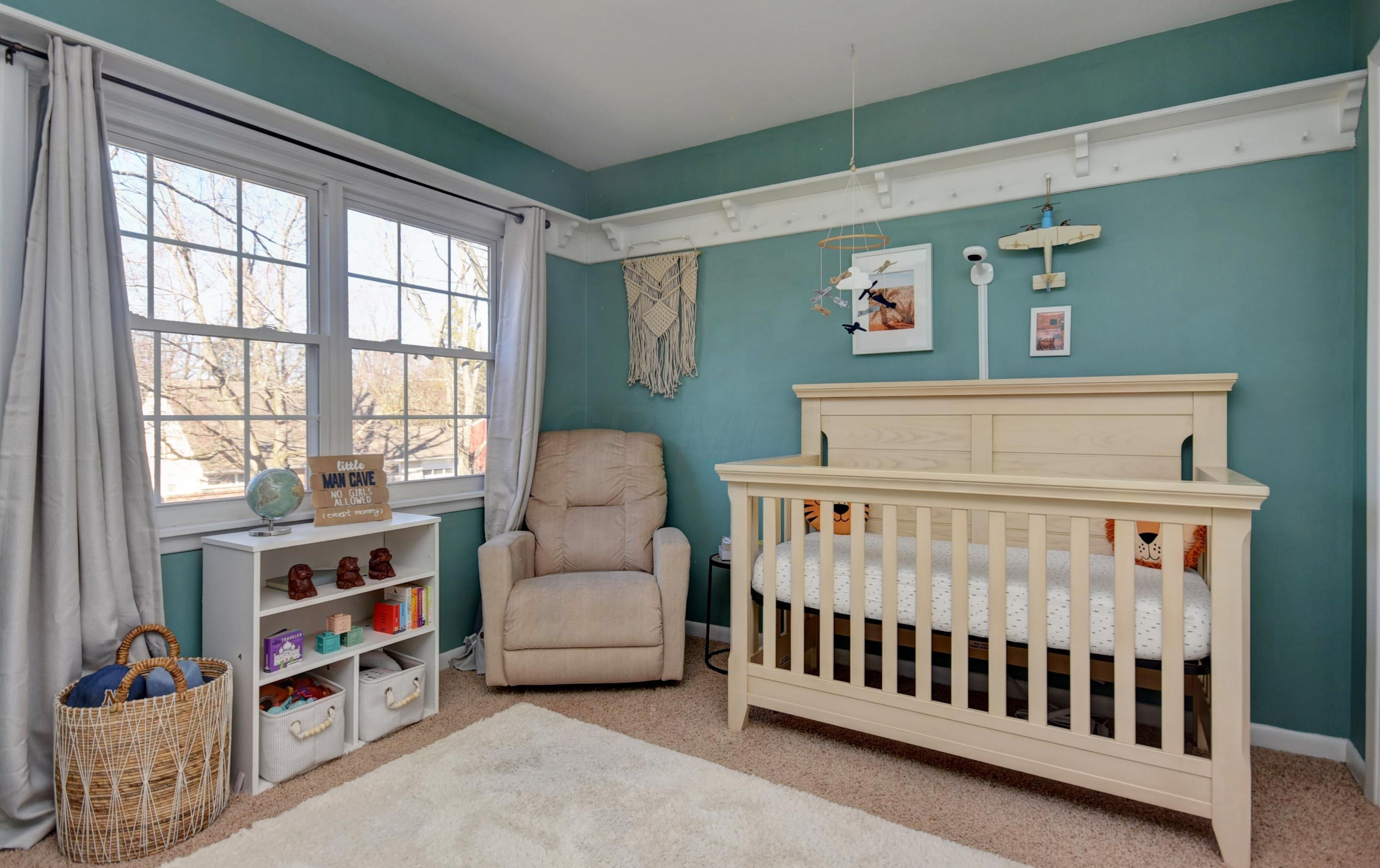 975 Caniff Rd, Columbus OH 43221-1677 exterior