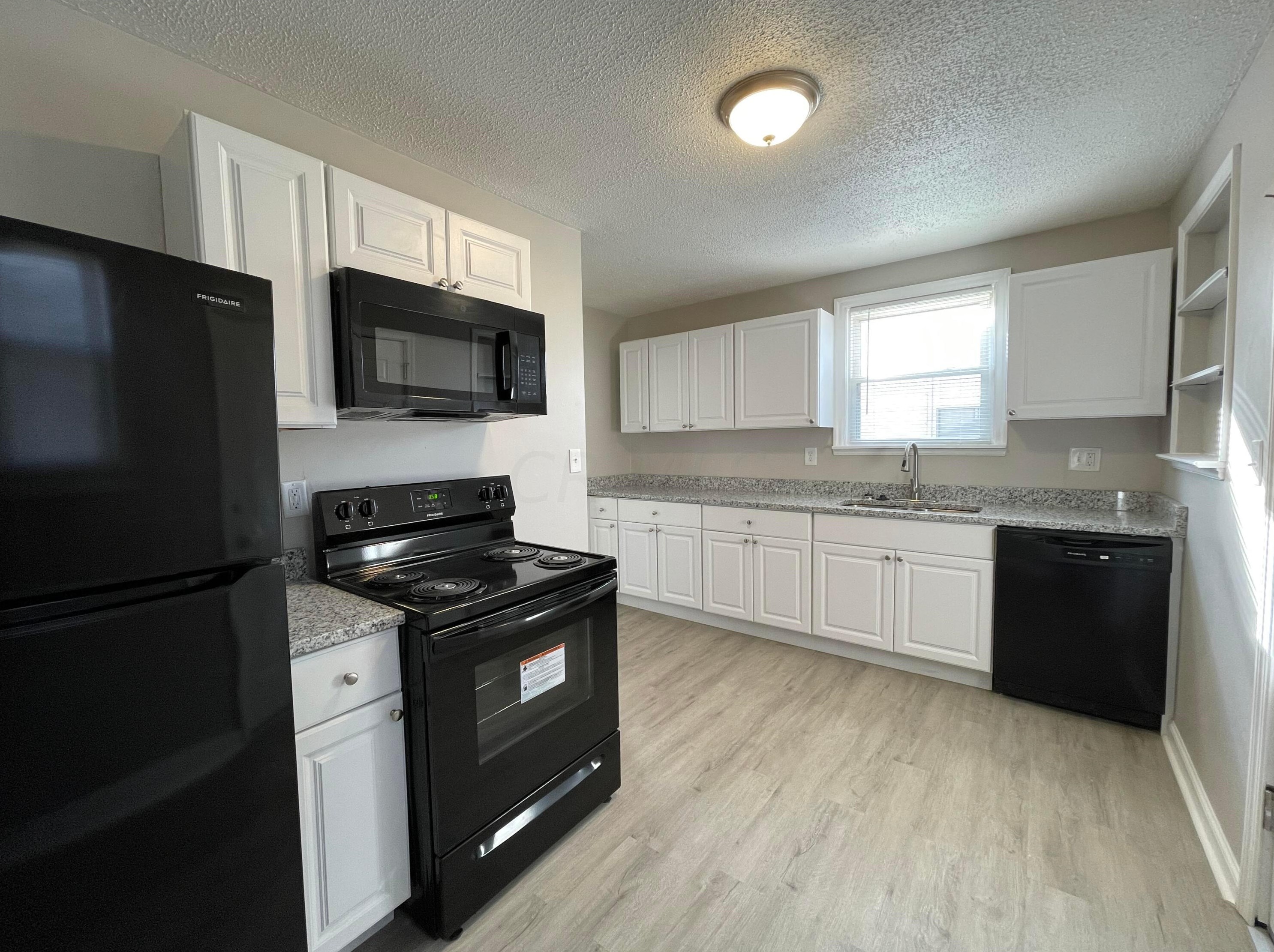 986 20 Ave, Columbus OH 43211-2466 exterior