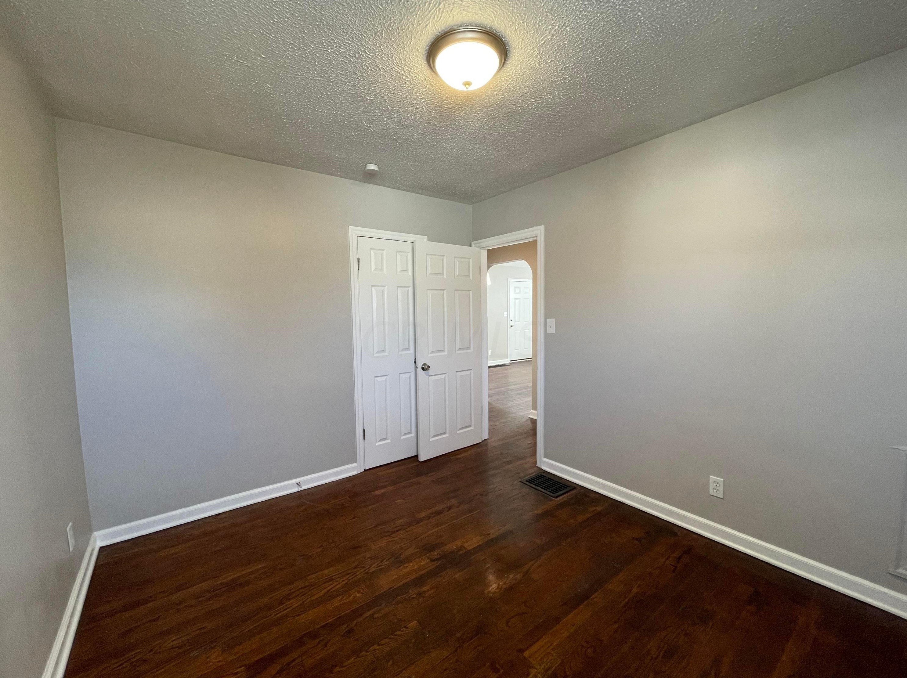 986 20 Ave, Columbus OH 43211-2466 exterior