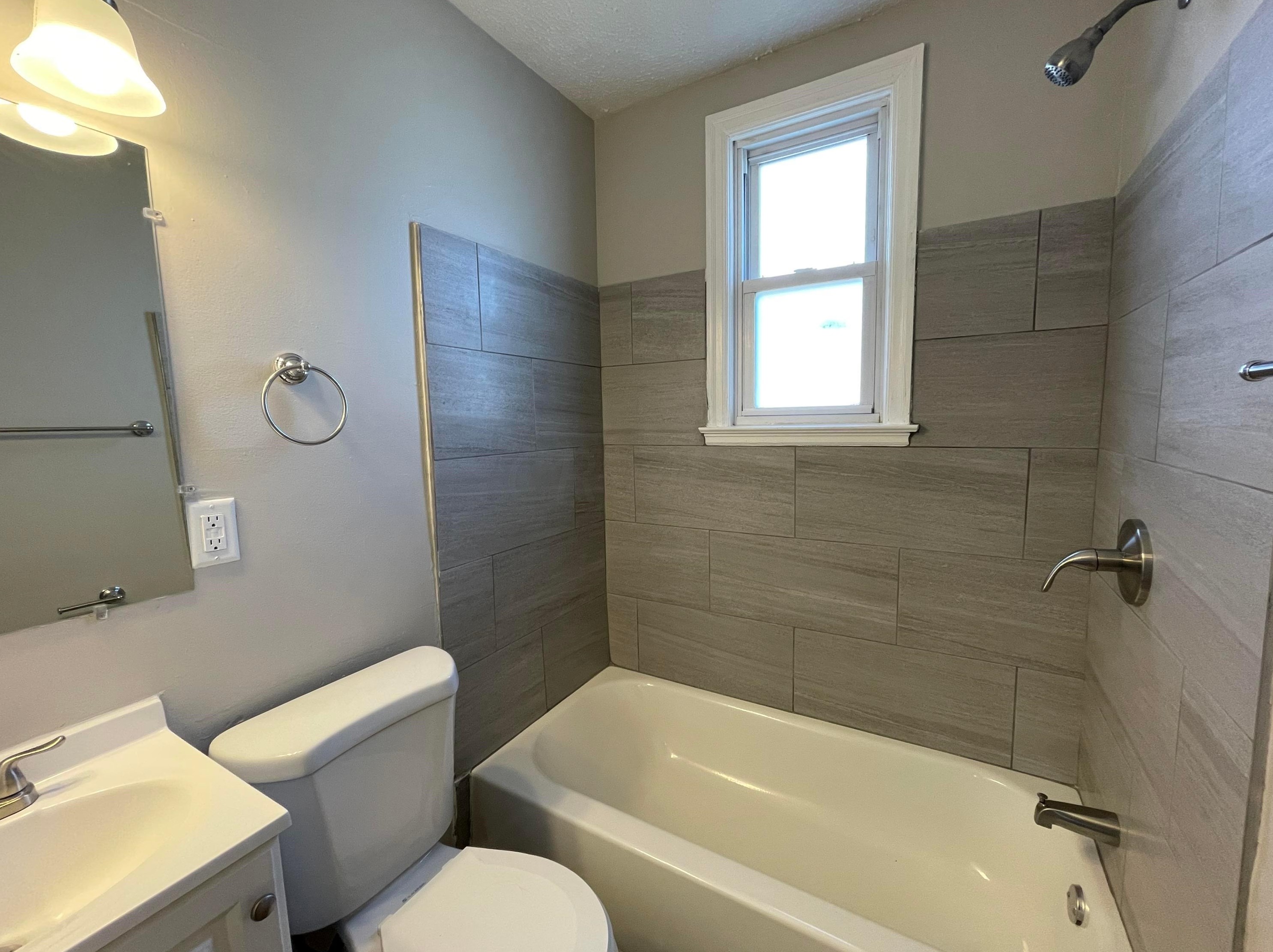 986 20 Ave, Columbus OH 43211-2466 exterior