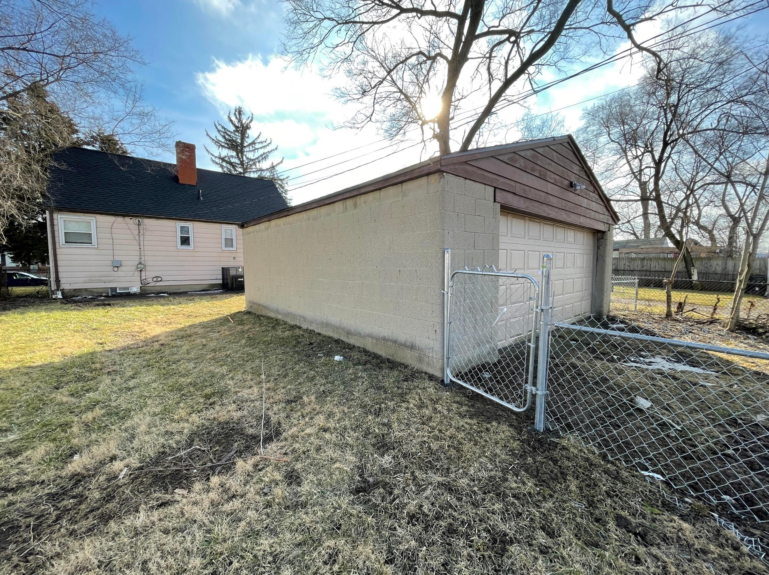 986 20 Ave, Columbus OH 43211-2466 exterior