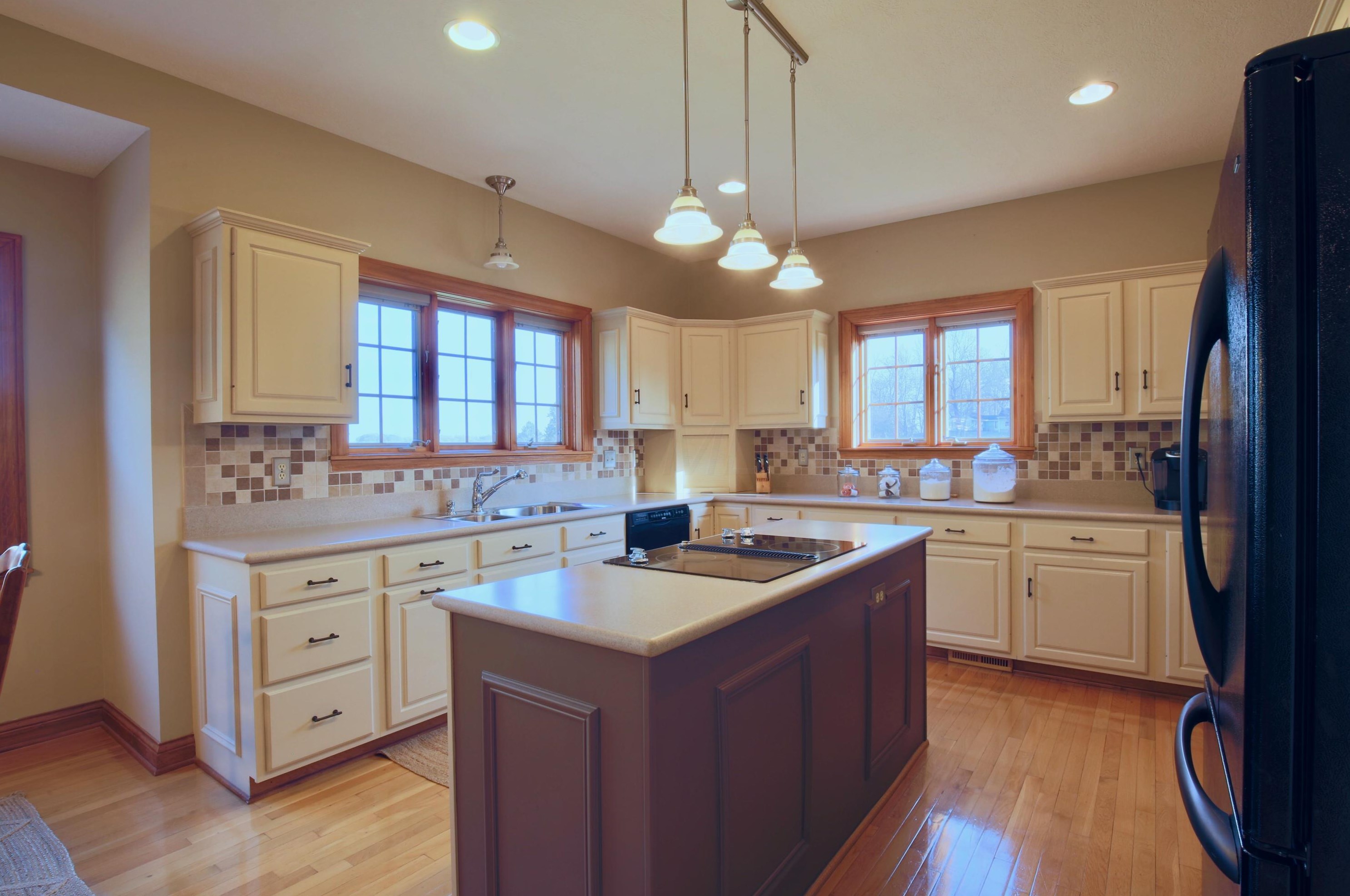 1400 Pine Crest Dr, Lancaster OH 43130-7731 exterior