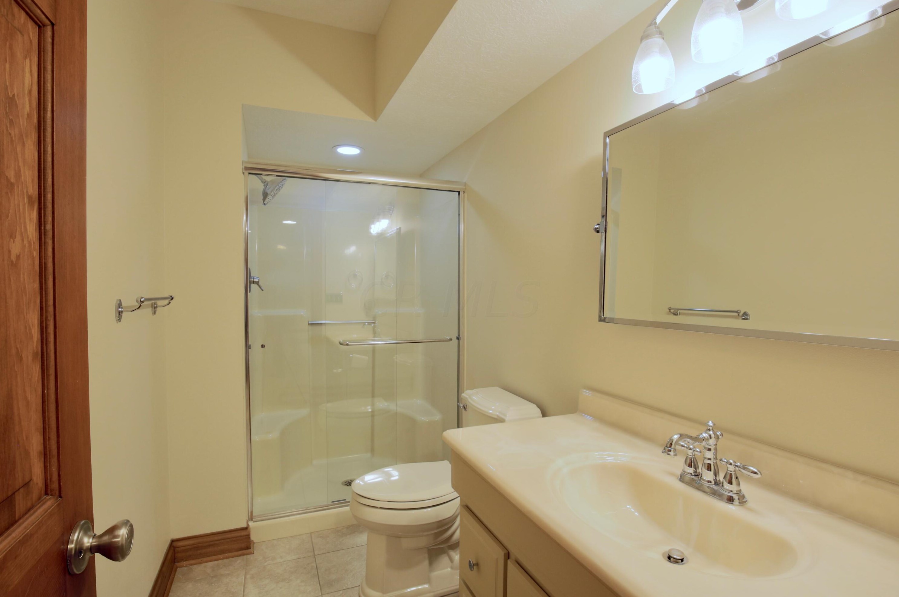 1400 Pine Crest Dr, Lancaster OH 43130-7731 exterior