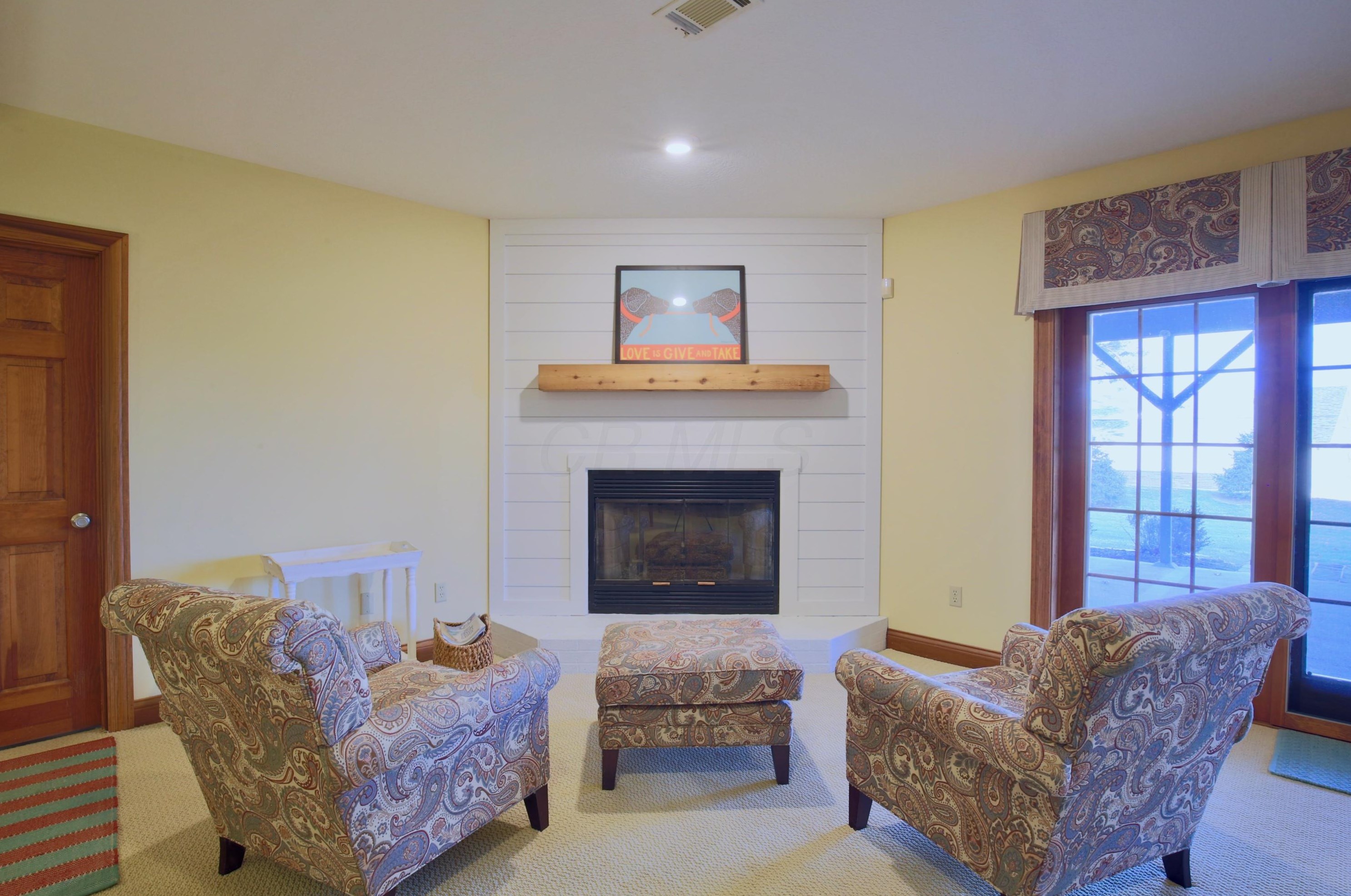 1400 Pine Crest Dr, Lancaster OH 43130-7731 exterior