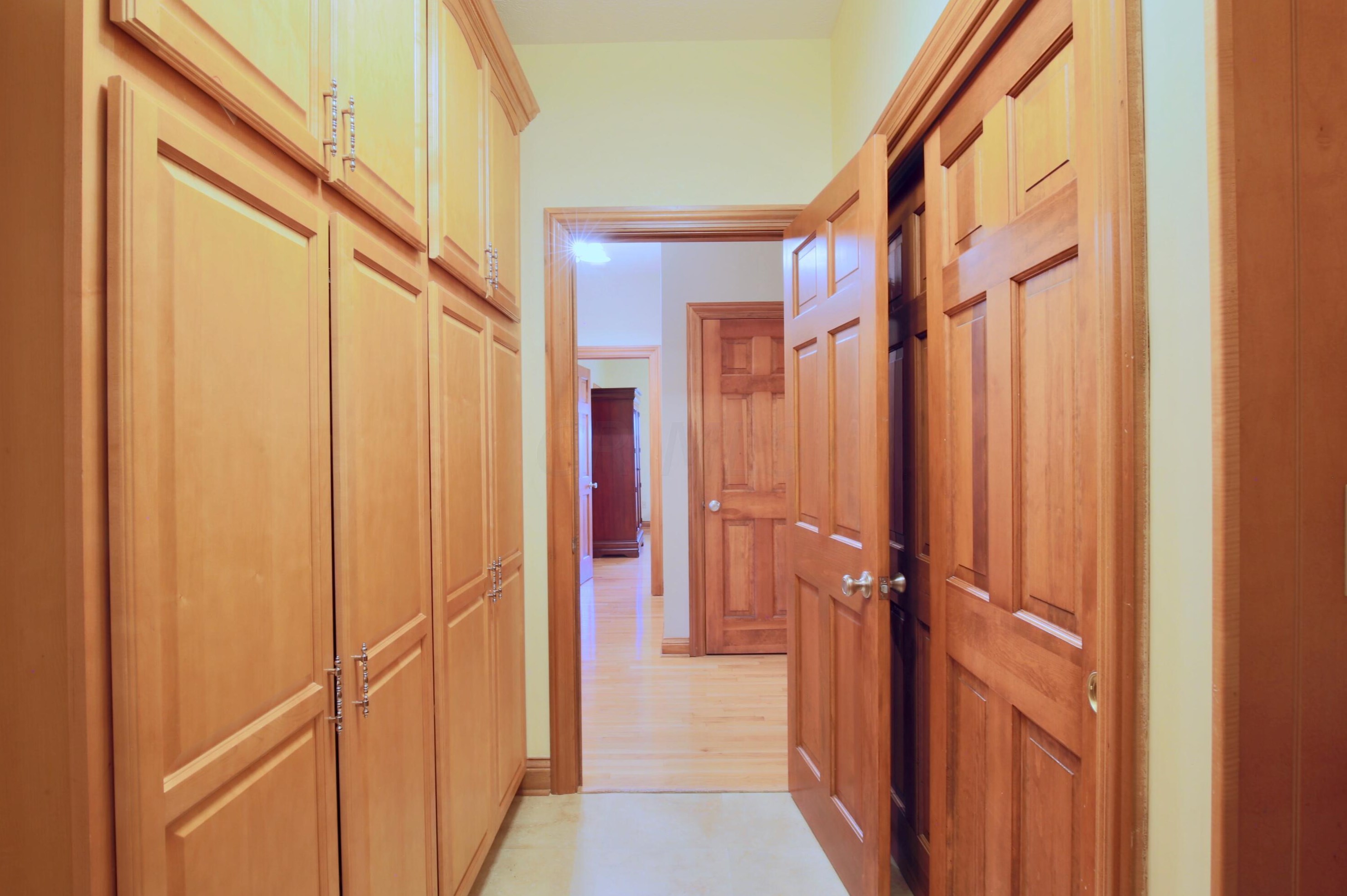 1400 Pine Crest Dr, Lancaster OH 43130-7731 exterior