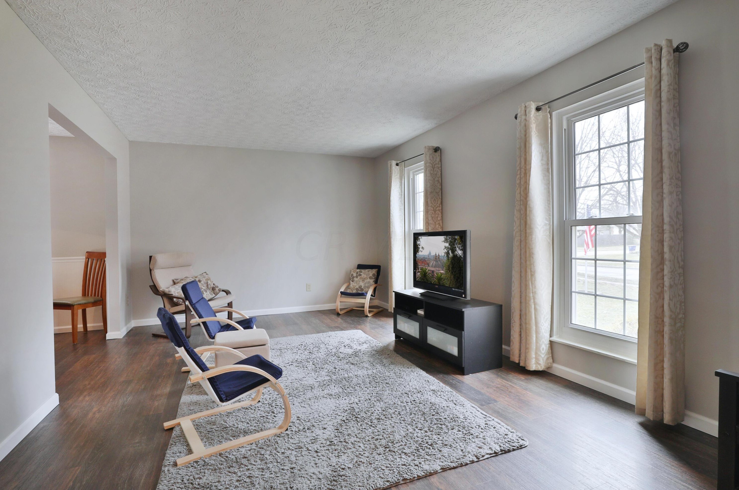 2206 Grn Is Dr, Columbus OH 43228-9432 exterior