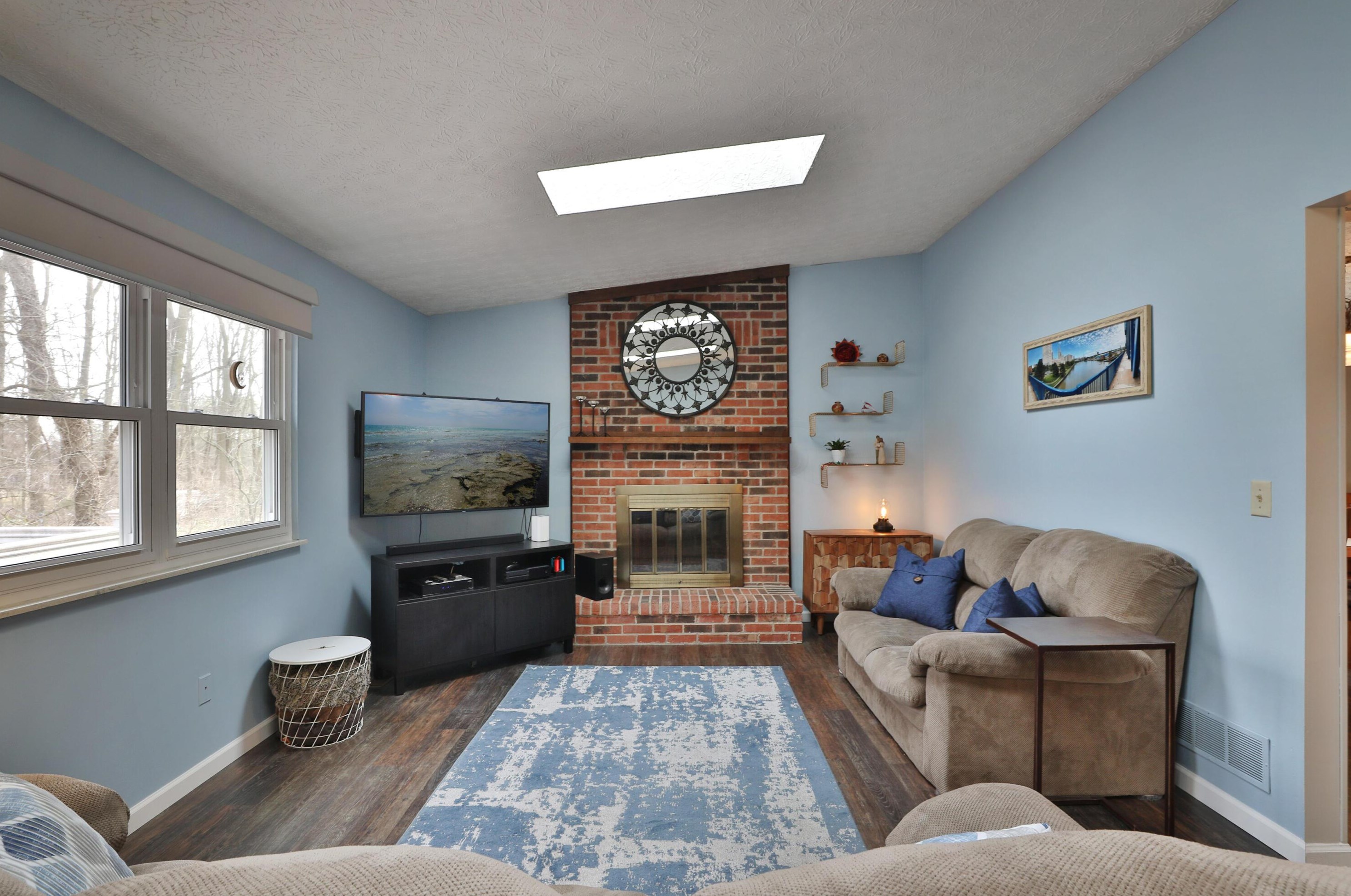 2206 Grn Is Dr, Columbus OH 43228-9432 exterior