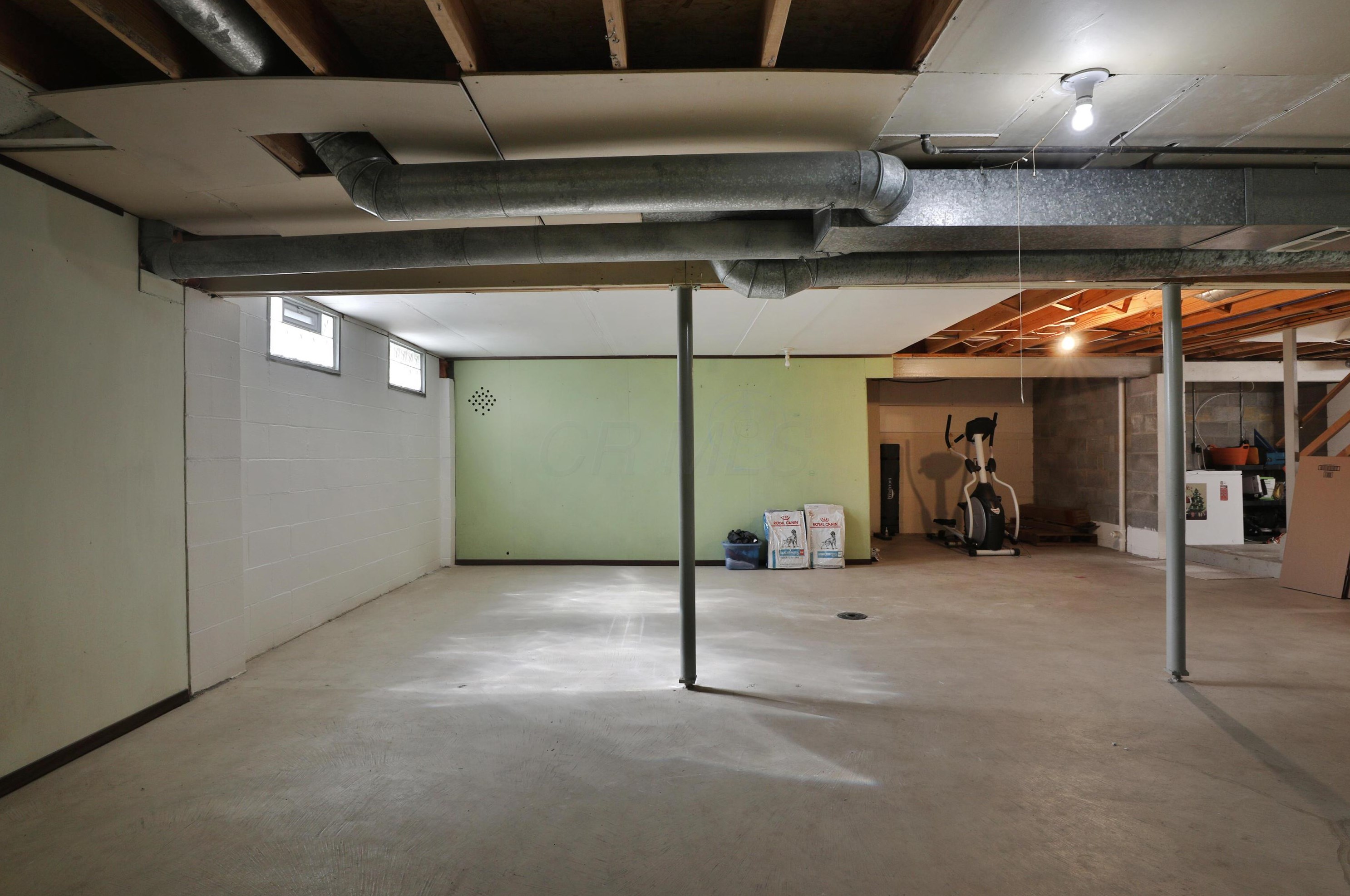 2206 Grn Is Dr, Columbus OH 43228-9432 exterior