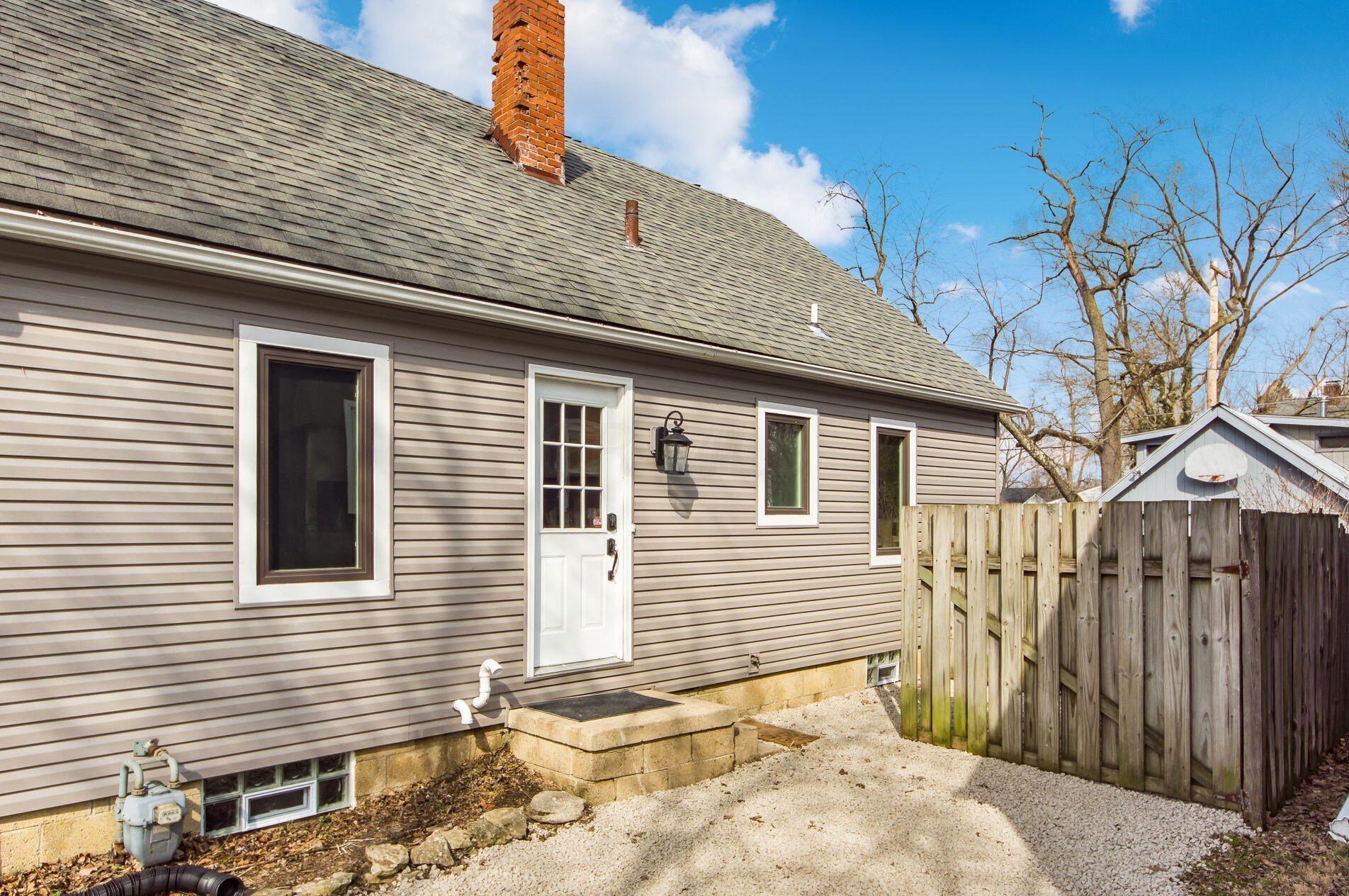 92 Kanawha Ave, Columbus OH 43214-1208 exterior