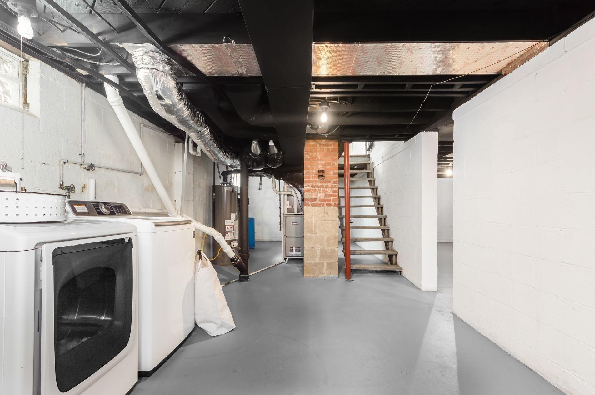 92 Kanawha Ave, Columbus OH 43214-1208 exterior