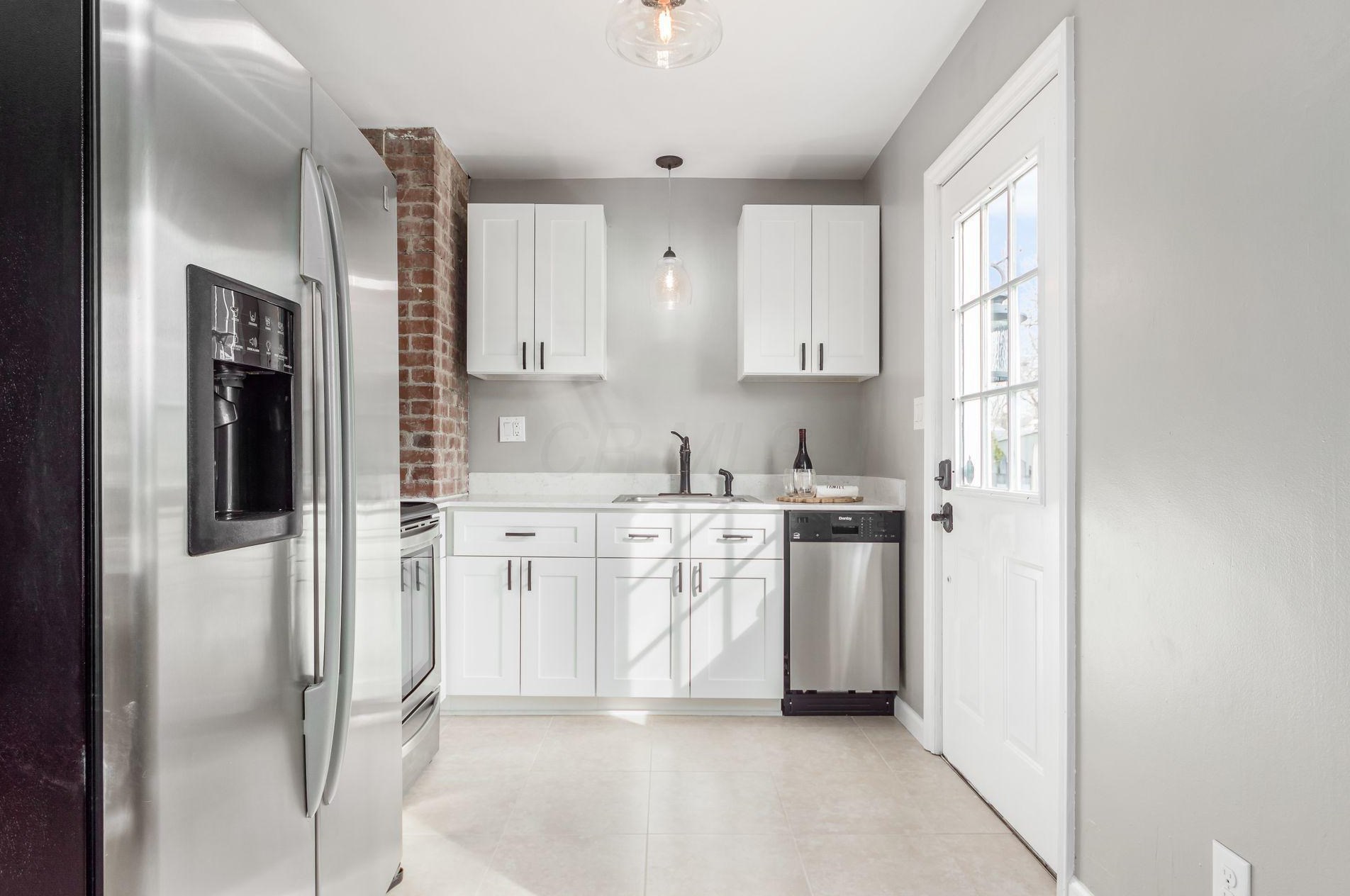 92 Kanawha Ave, Columbus OH 43214-1208 exterior