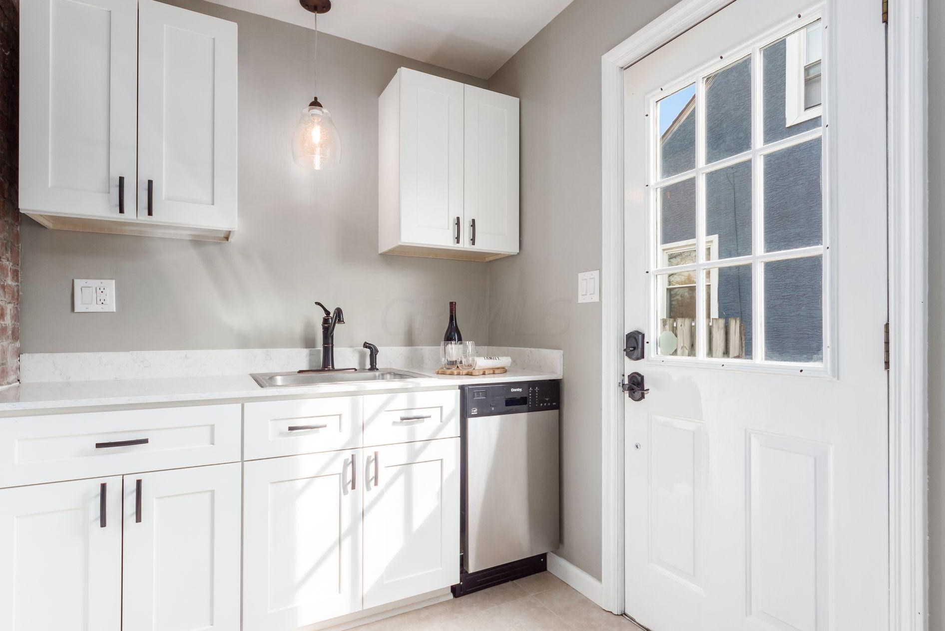 92 Kanawha Ave, Columbus OH 43214-1208 exterior