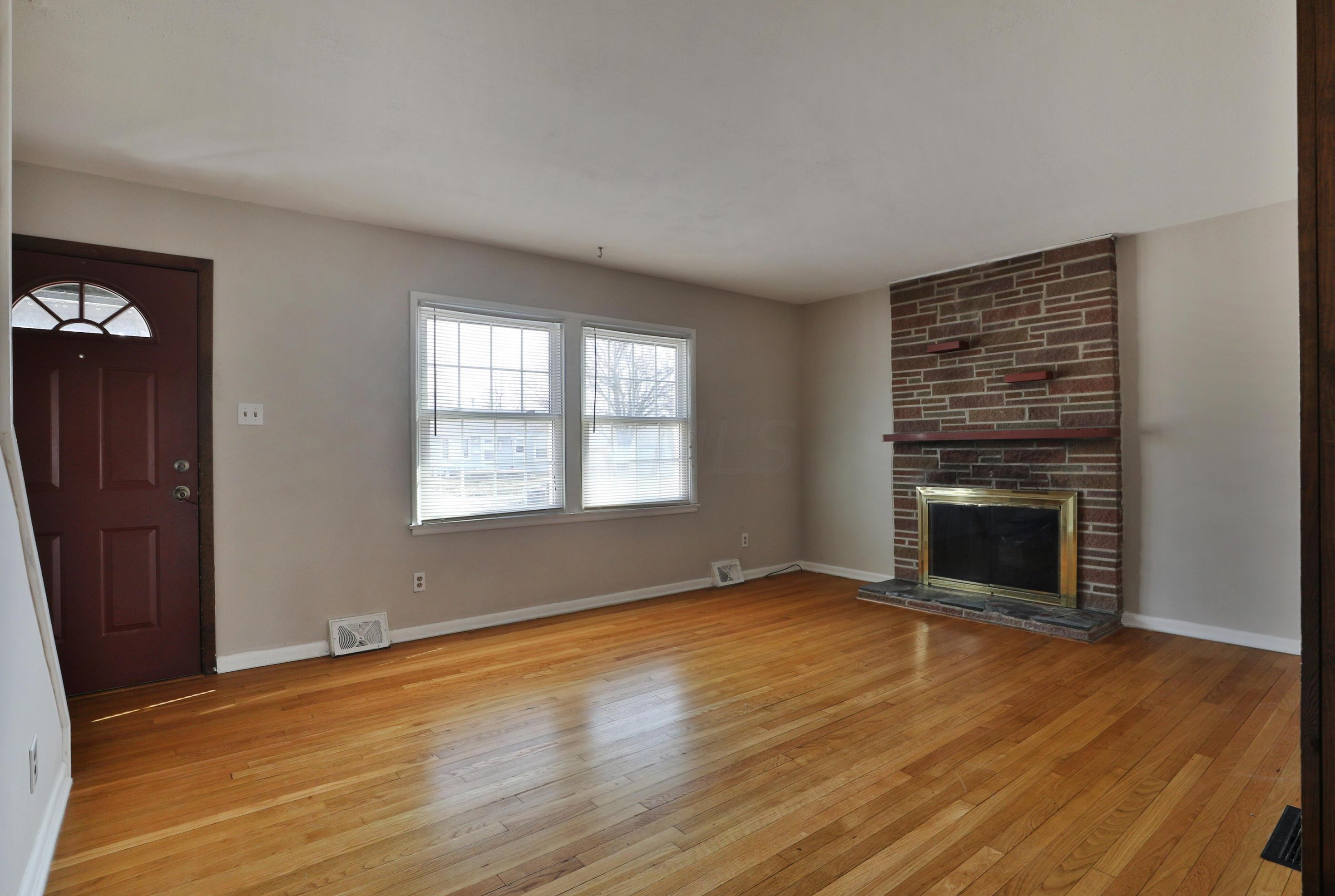 349 Danhurst Rd, Columbus OH 43228-1343 exterior