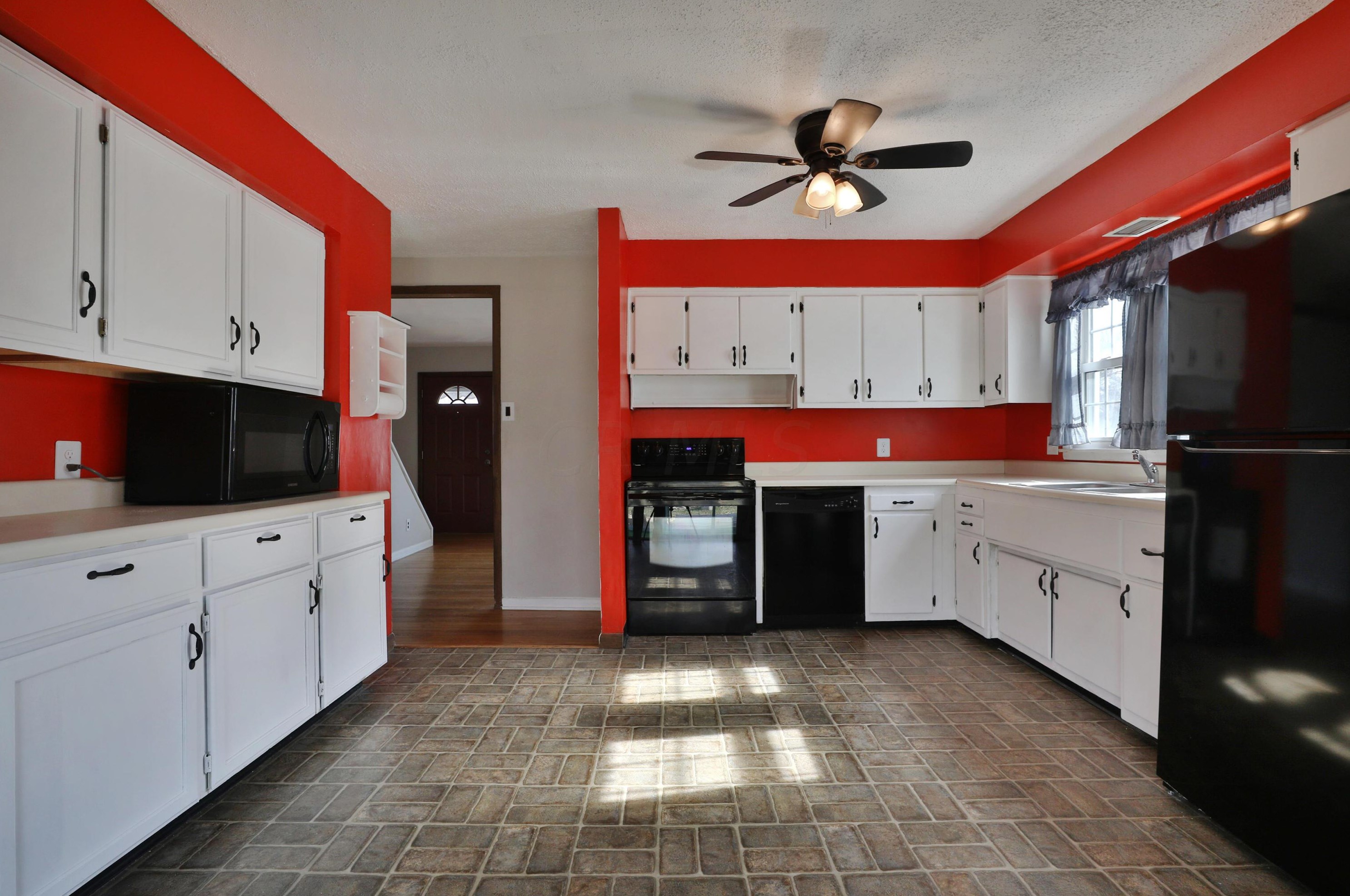 349 Danhurst Rd, Columbus OH 43228-1343 exterior