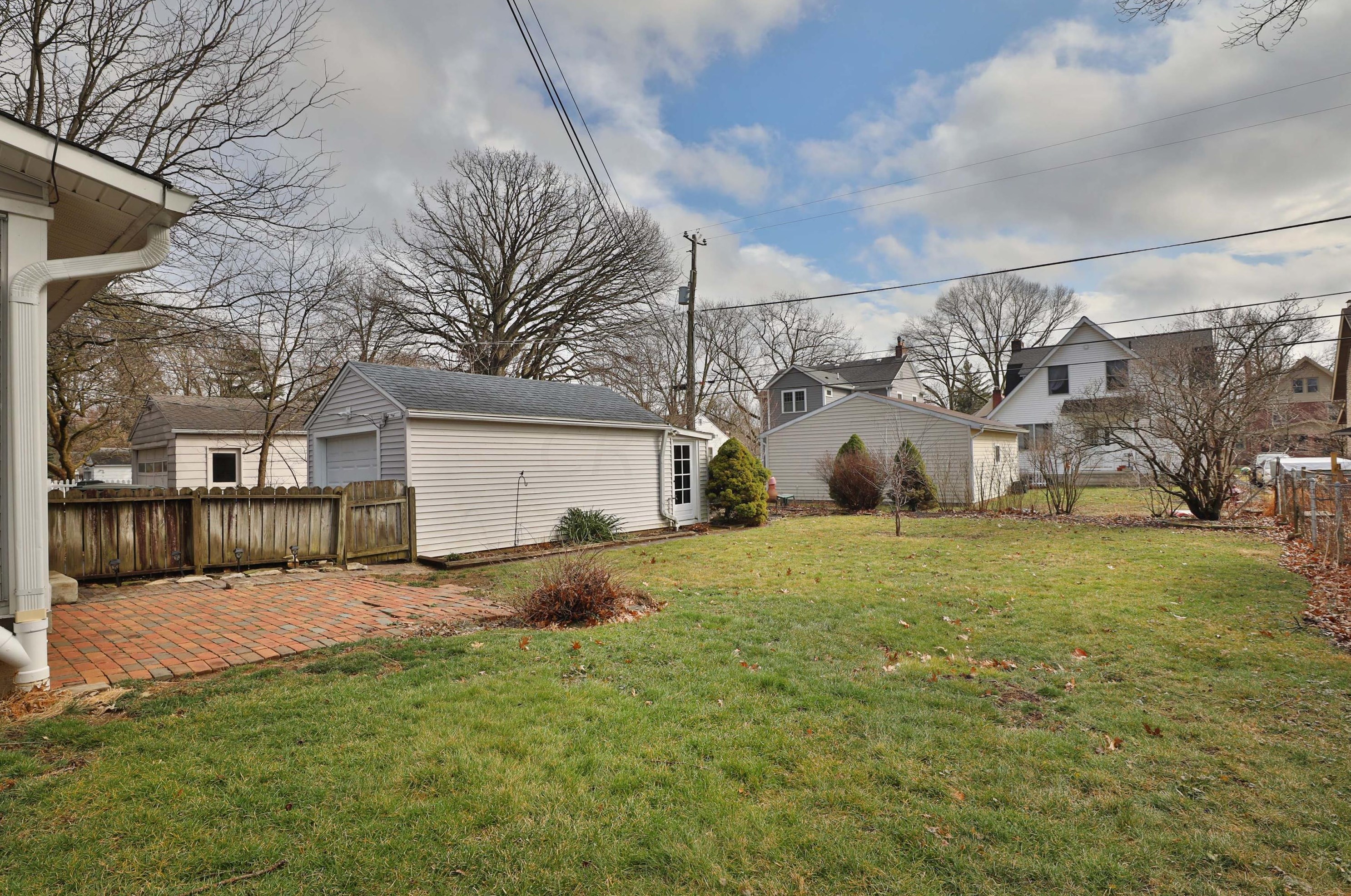 387 Blenheim Rd, Columbus OH 43214-3219 exterior