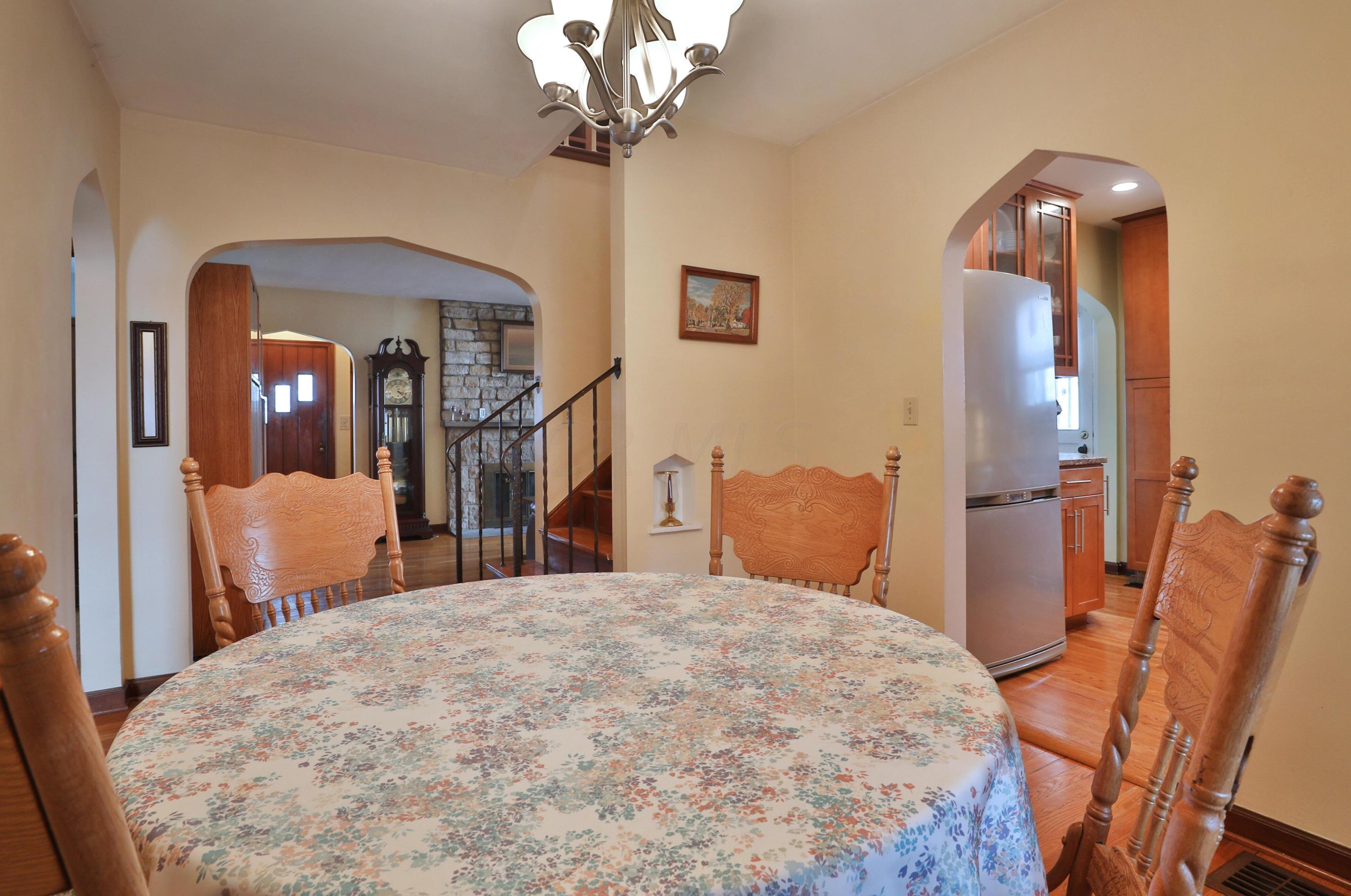 387 Blenheim Rd, Columbus OH 43214-3219 exterior