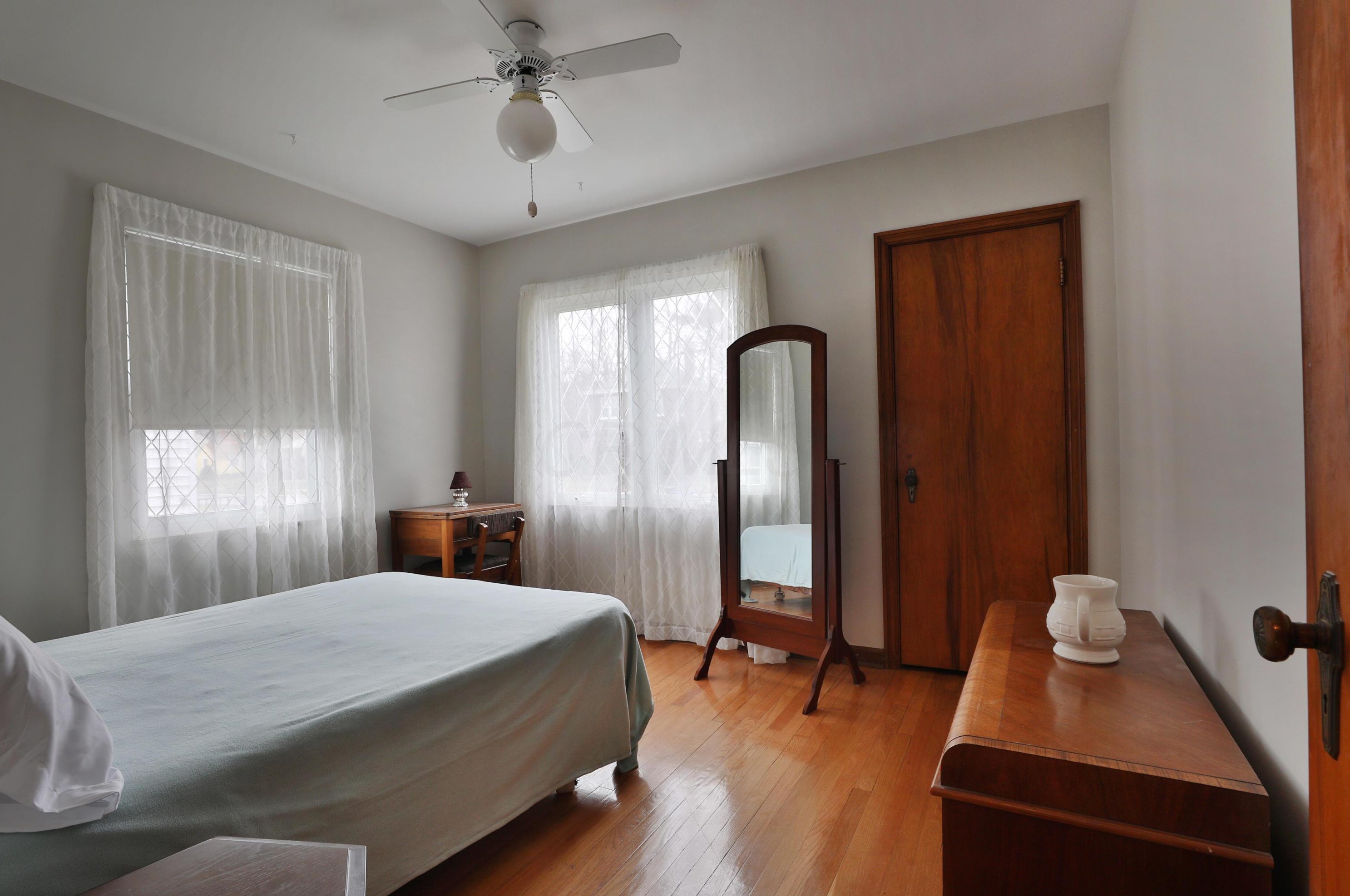 387 Blenheim Rd, Columbus OH 43214-3219 exterior