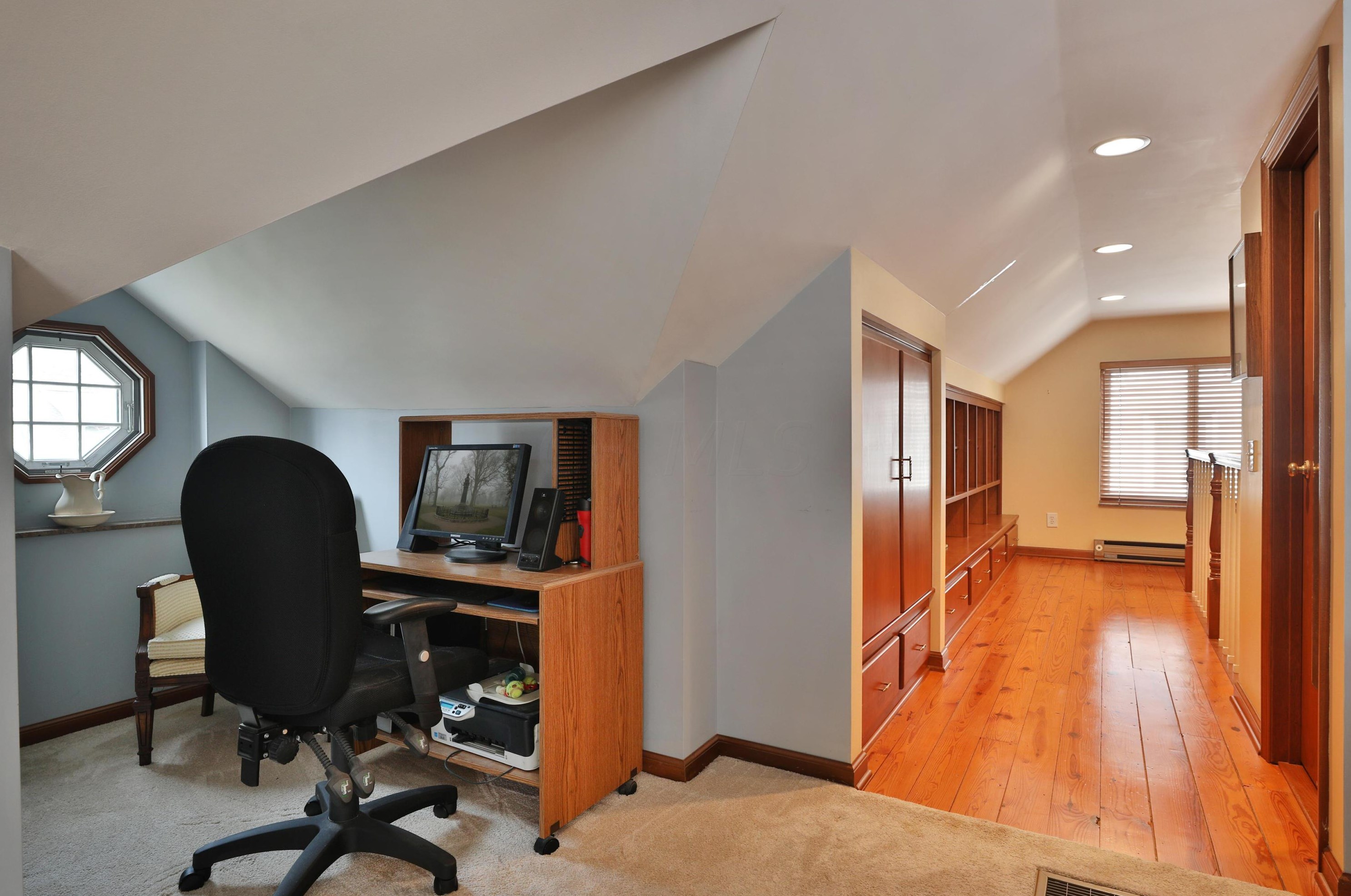 387 Blenheim Rd, Columbus OH 43214-3219 exterior