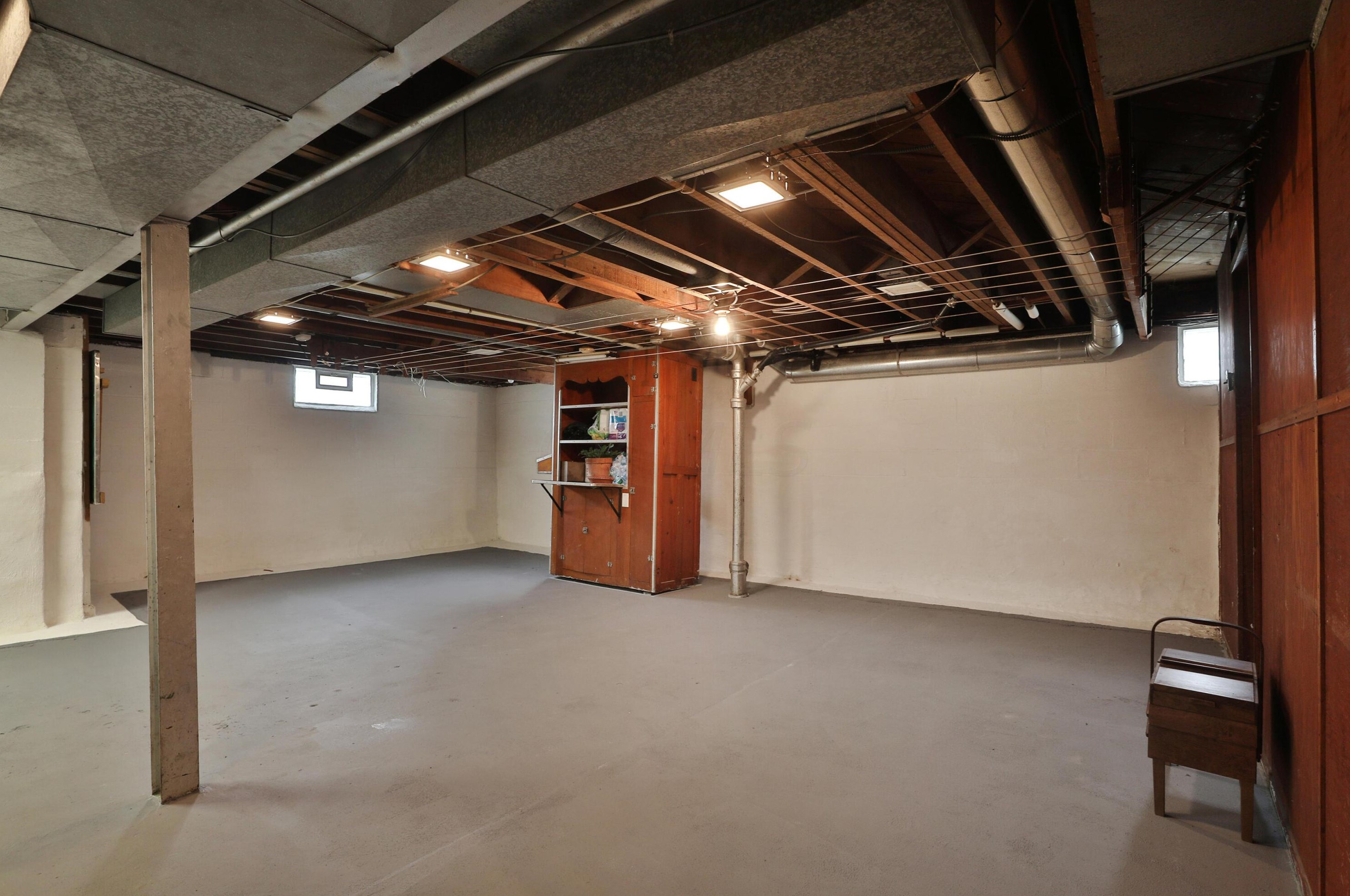 387 Blenheim Rd, Columbus OH 43214-3219 exterior