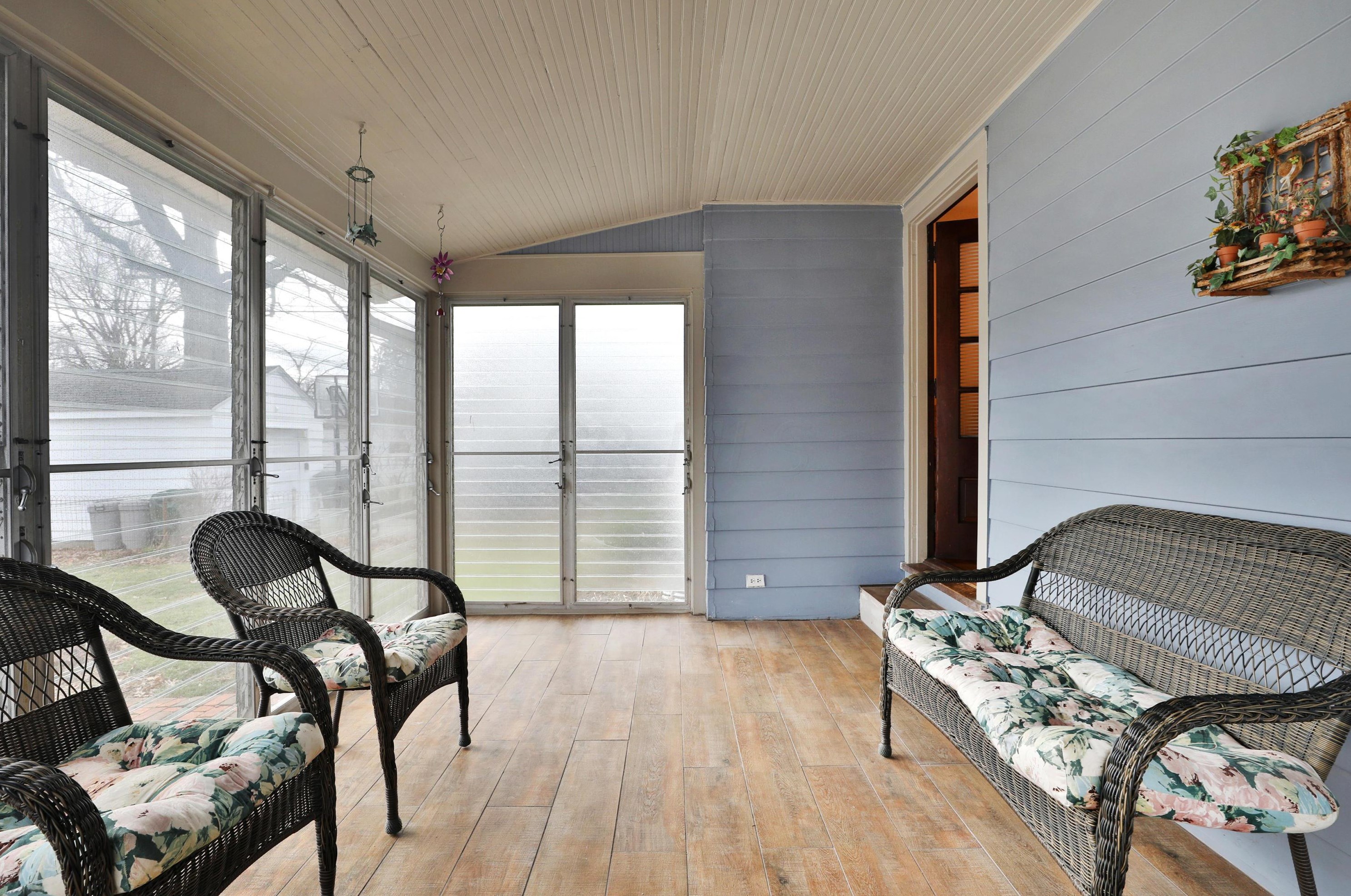 387 Blenheim Rd, Columbus OH 43214-3219 exterior