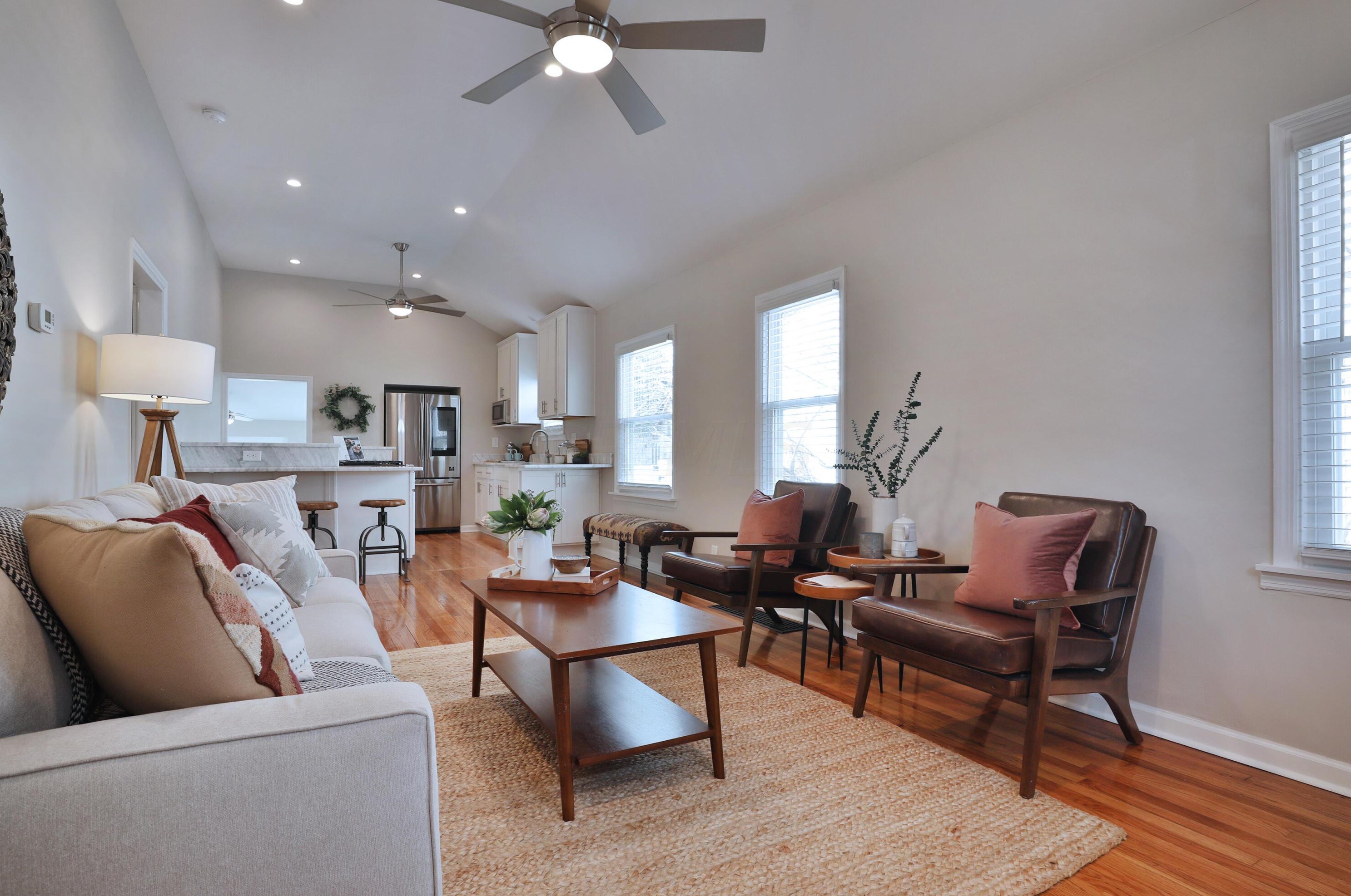 251 Jeffrey Pl, Columbus OH 43214-1706 exterior