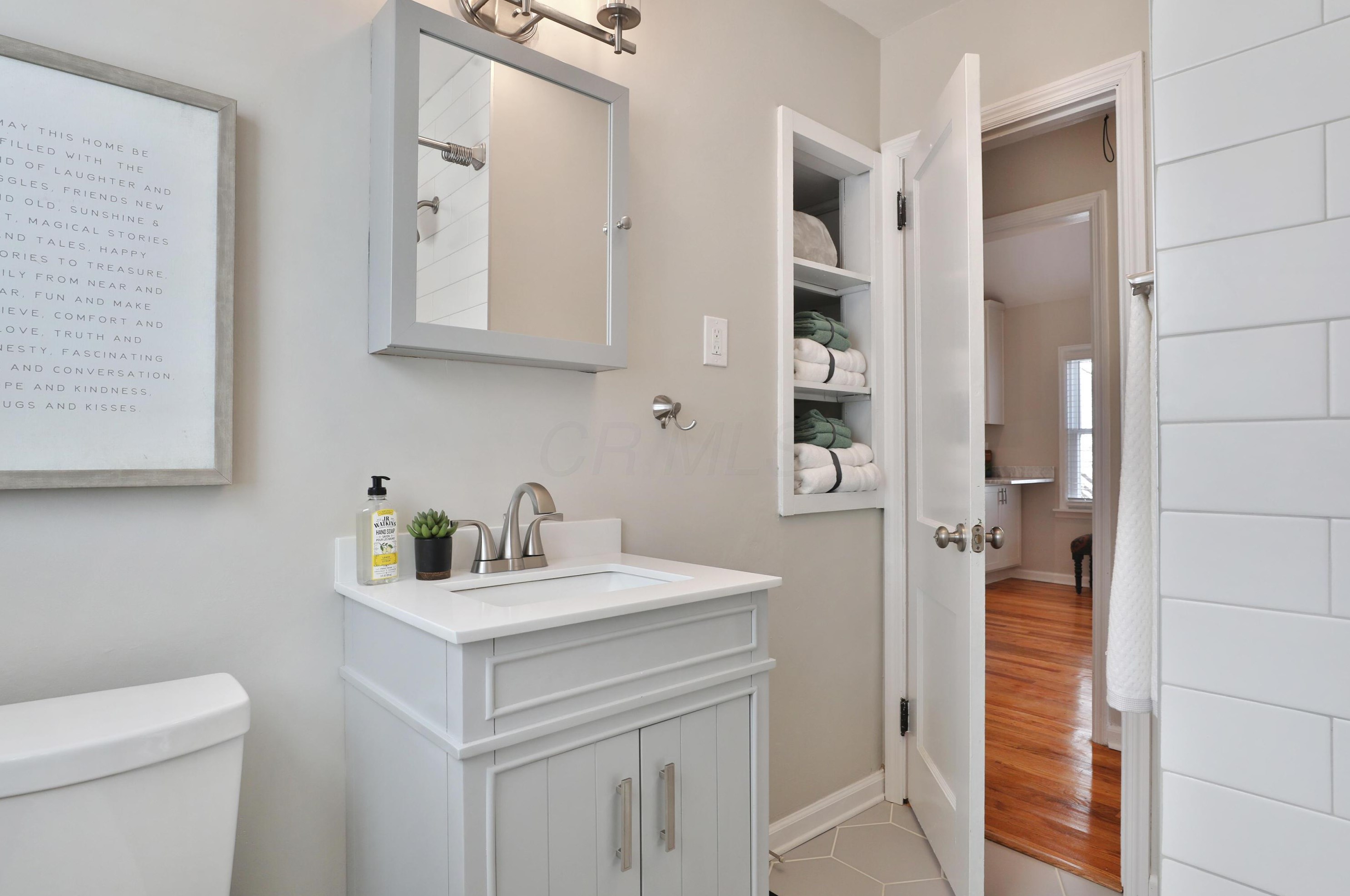 251 Jeffrey Pl, Columbus OH 43214-1706 exterior