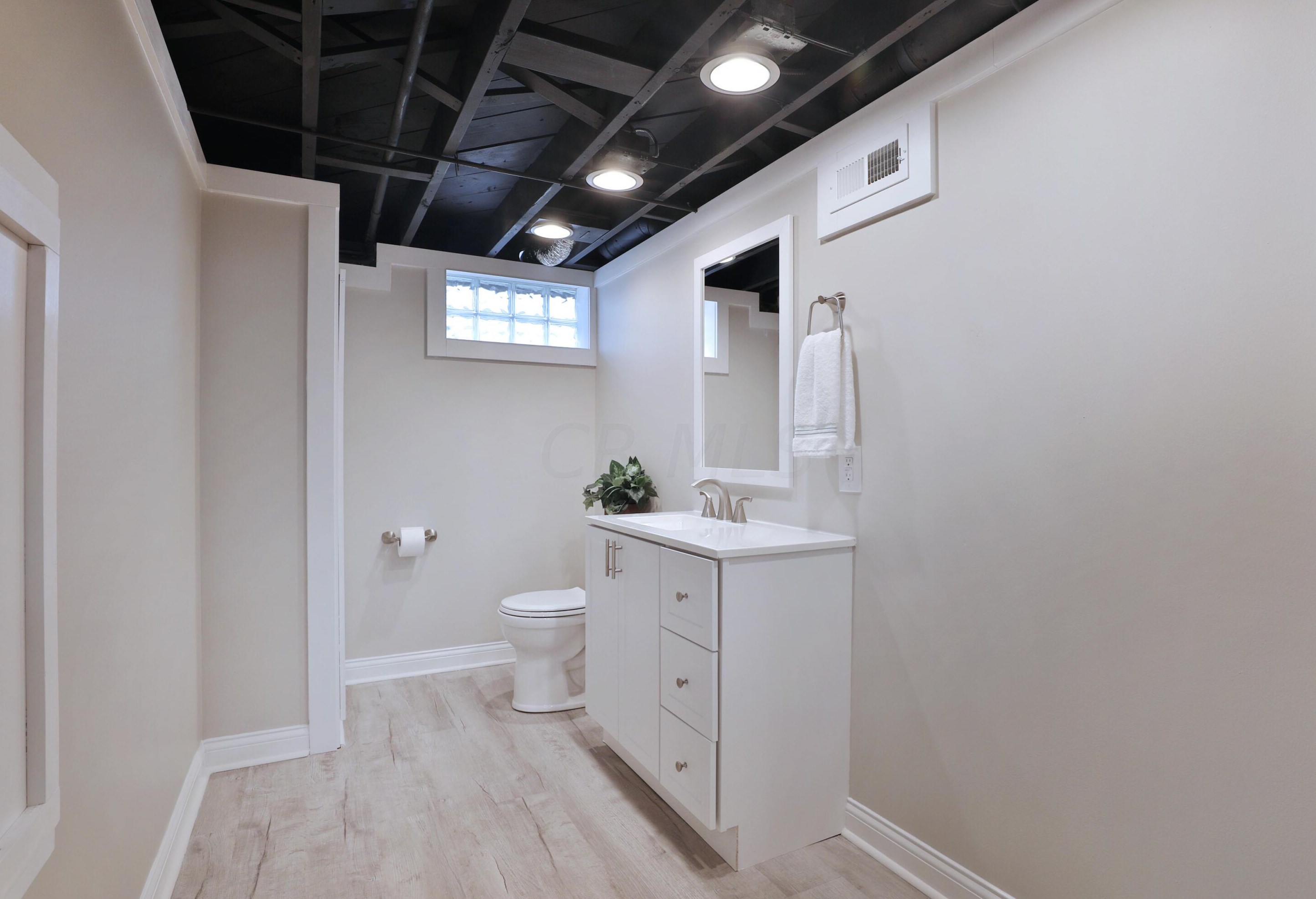 251 Jeffrey Pl, Columbus OH 43214-1706 exterior