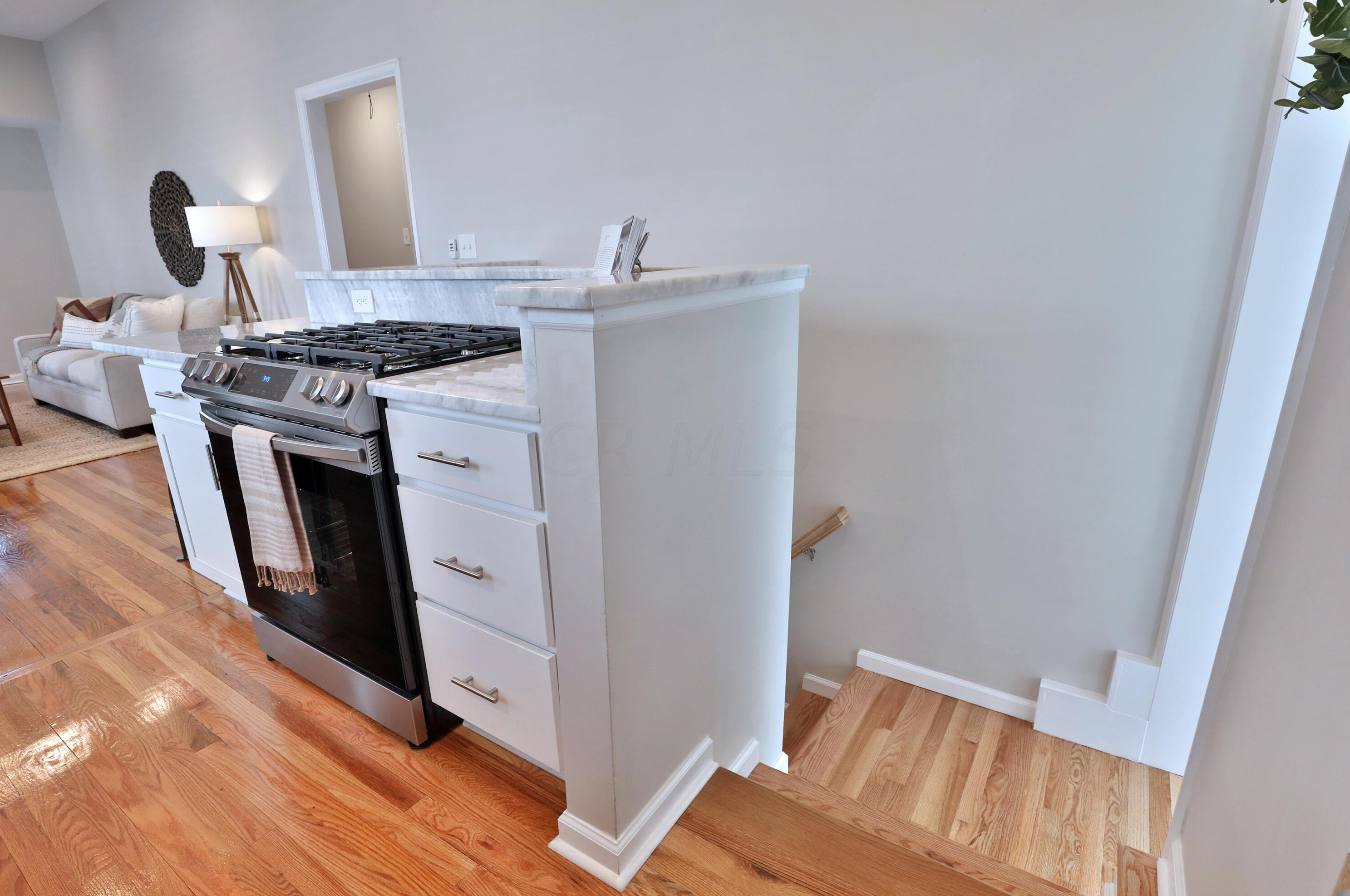 251 Jeffrey Pl, Columbus OH 43214-1706 exterior