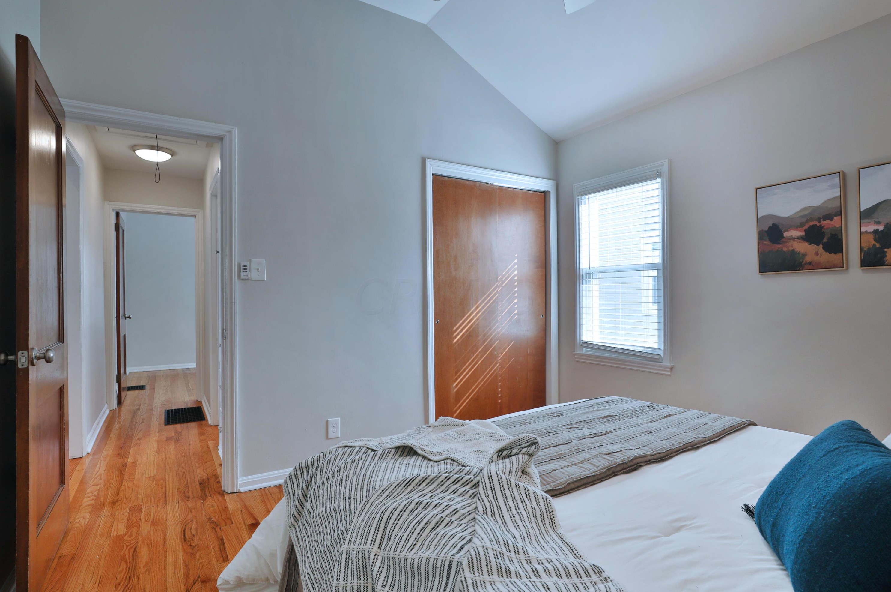 251 Jeffrey Pl, Columbus OH 43214-1706 exterior