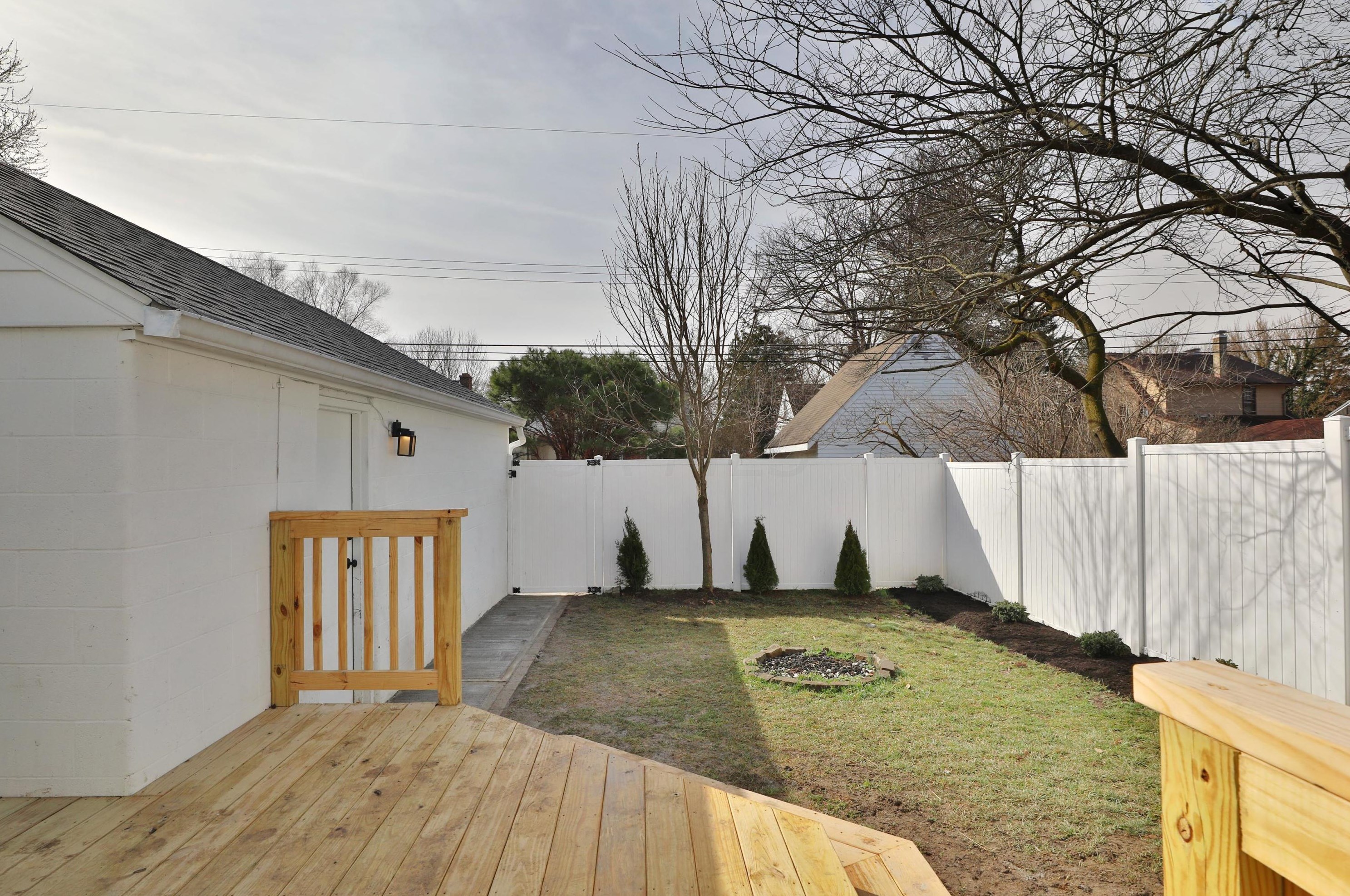 251 Jeffrey Pl, Columbus OH 43214-1706 exterior