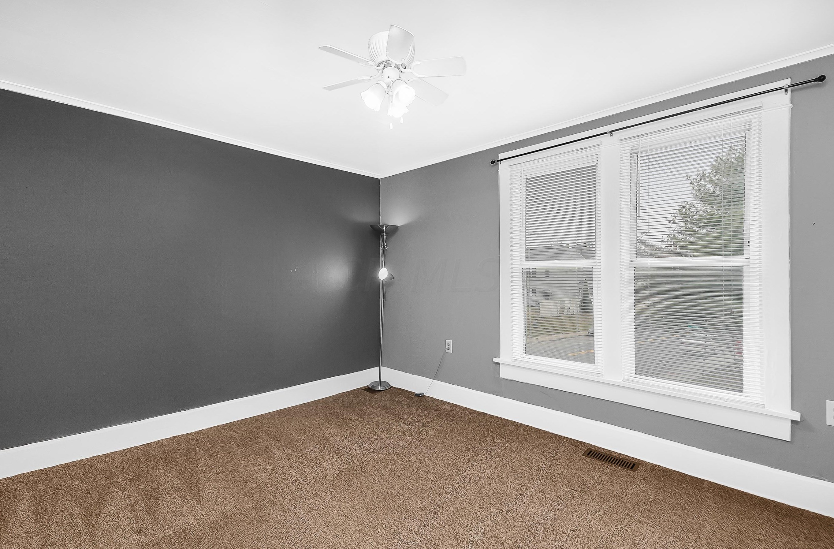 102 Blake Ave, Columbus OH 43202-2908 exterior