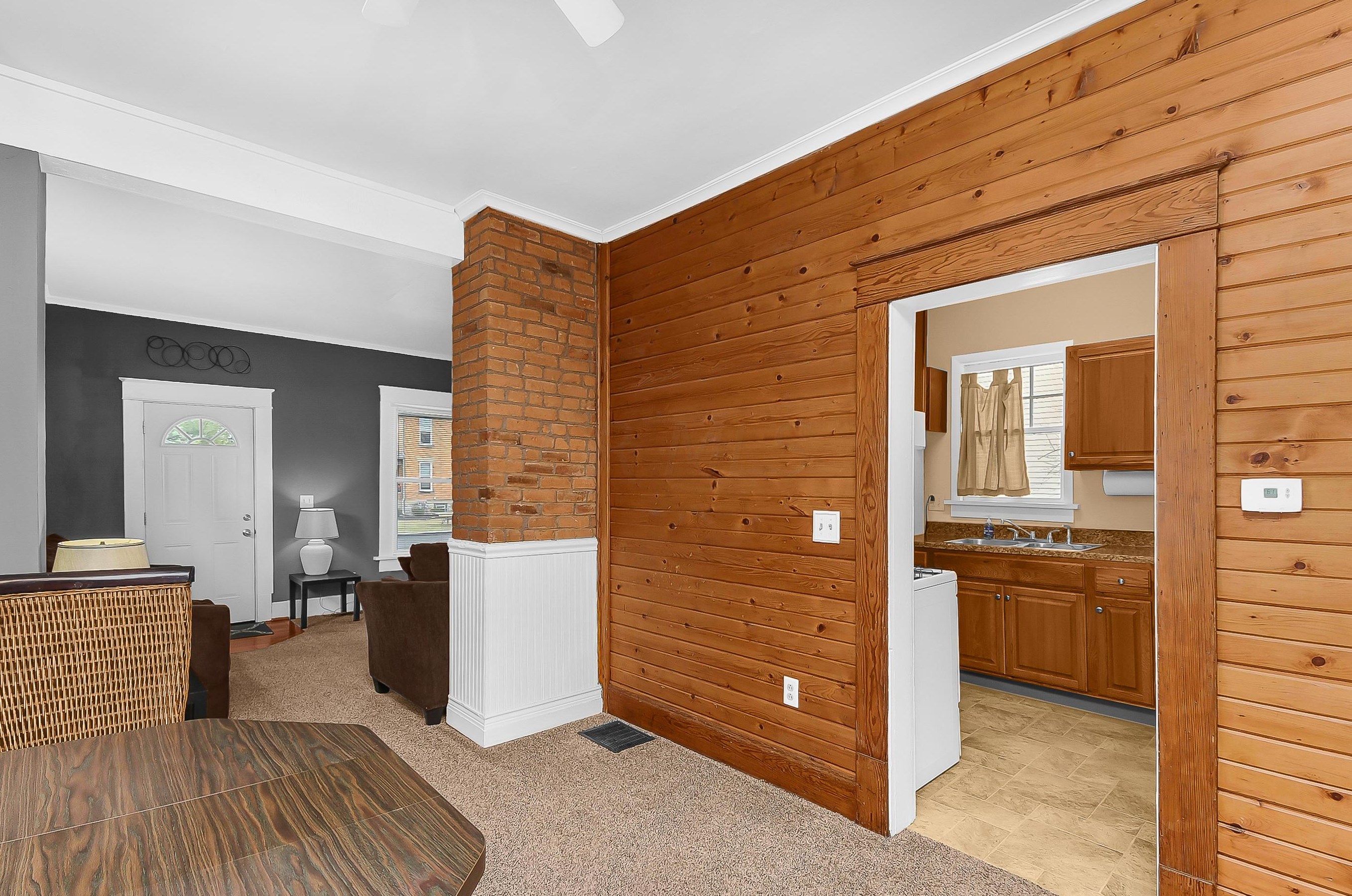 102 Blake Ave, Columbus OH 43202-2908 exterior