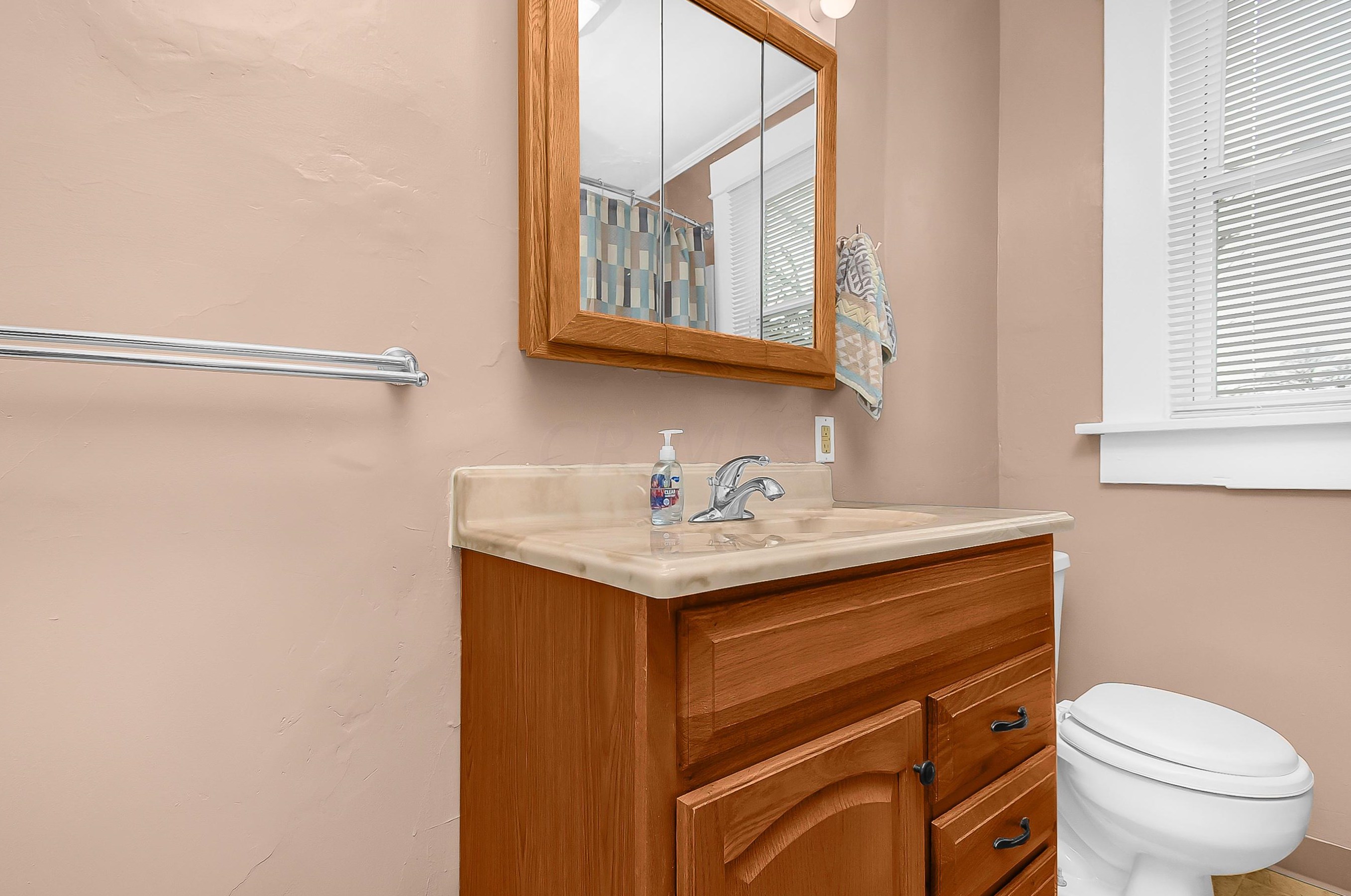 102 Blake Ave, Columbus OH 43202-2908 exterior