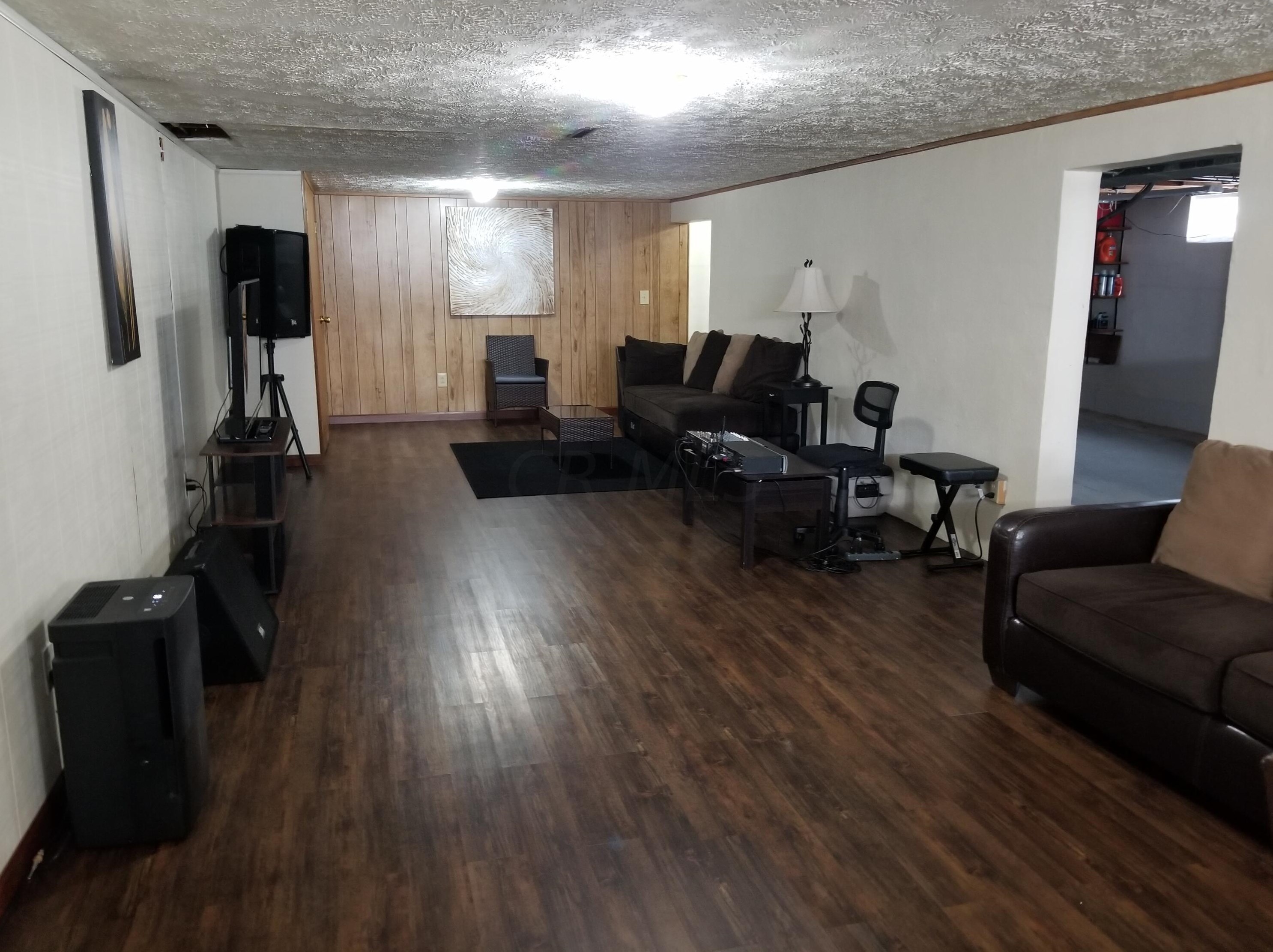 5460 Sandalwood Blvd, Columbus OH 43229-4475 exterior