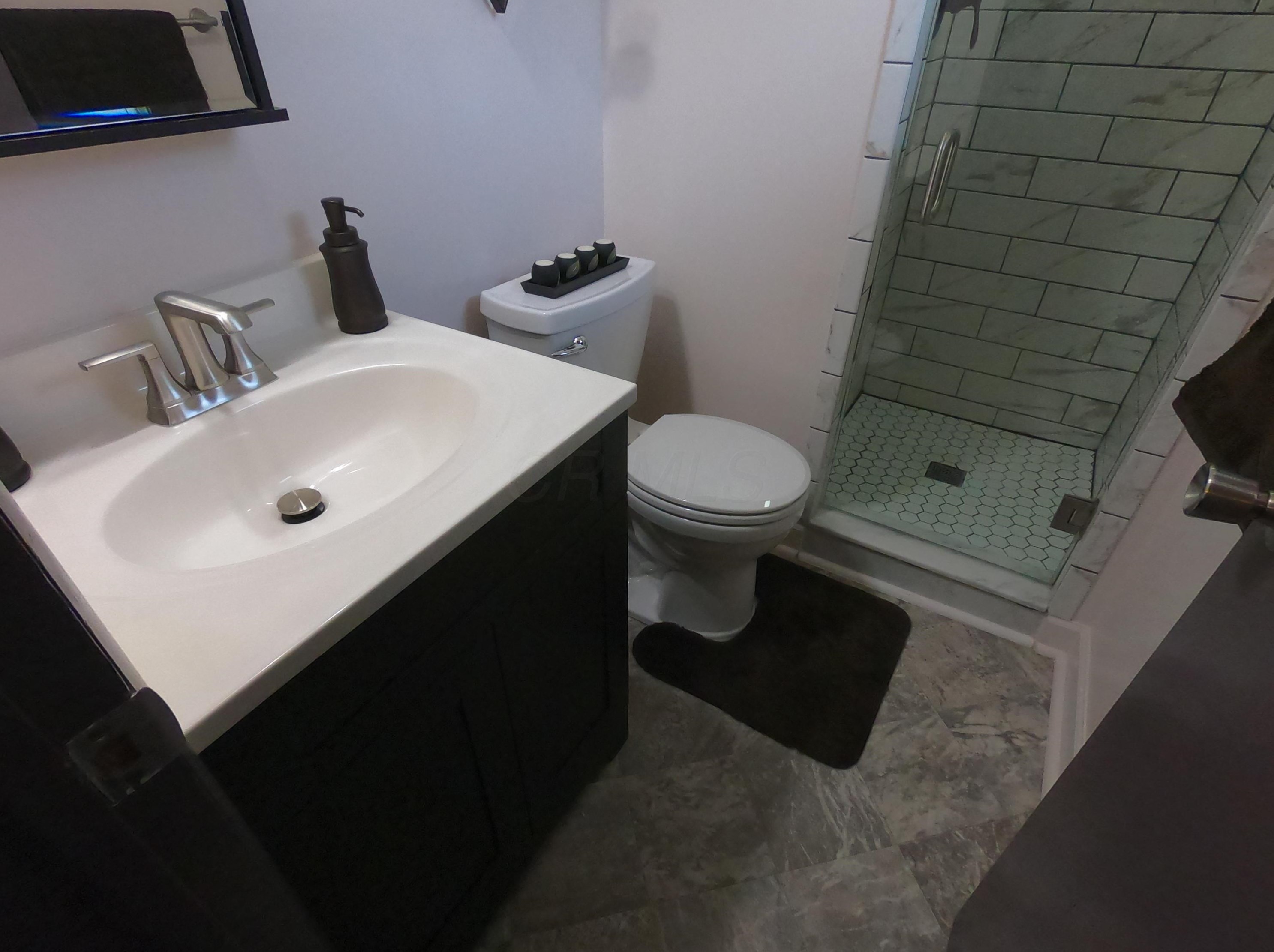 5460 Sandalwood Blvd, Columbus OH 43229-4475 exterior