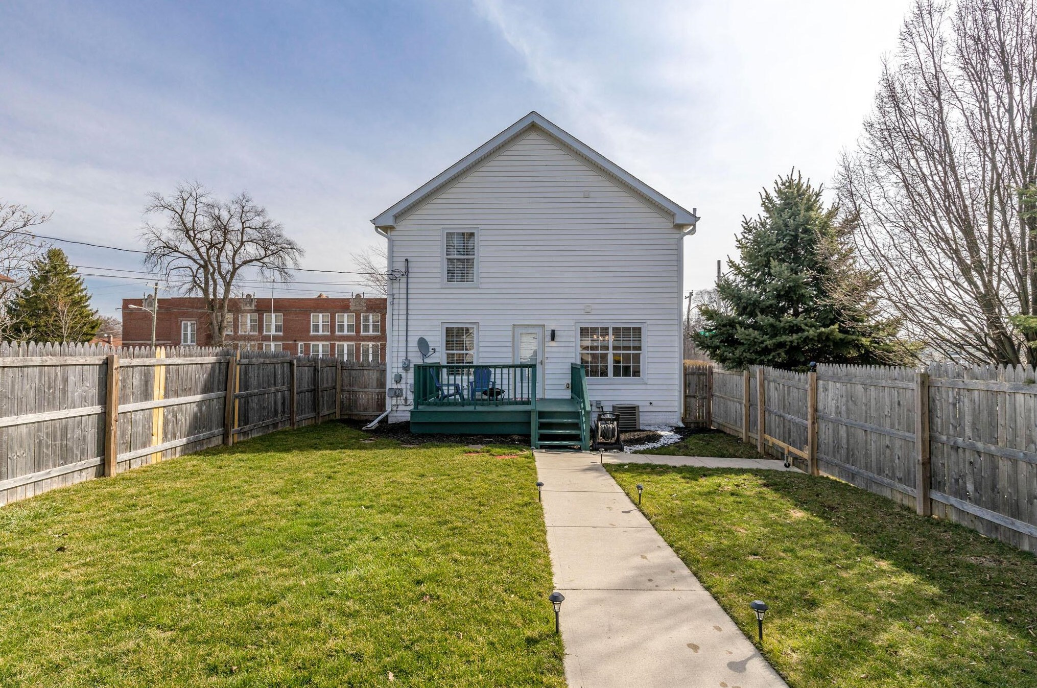 437 Taylor Ave, Columbus OH 43203-1227 exterior