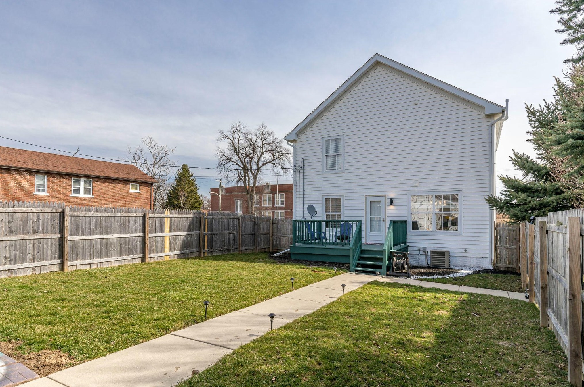 437 Taylor Ave, Columbus OH 43203-1227 exterior