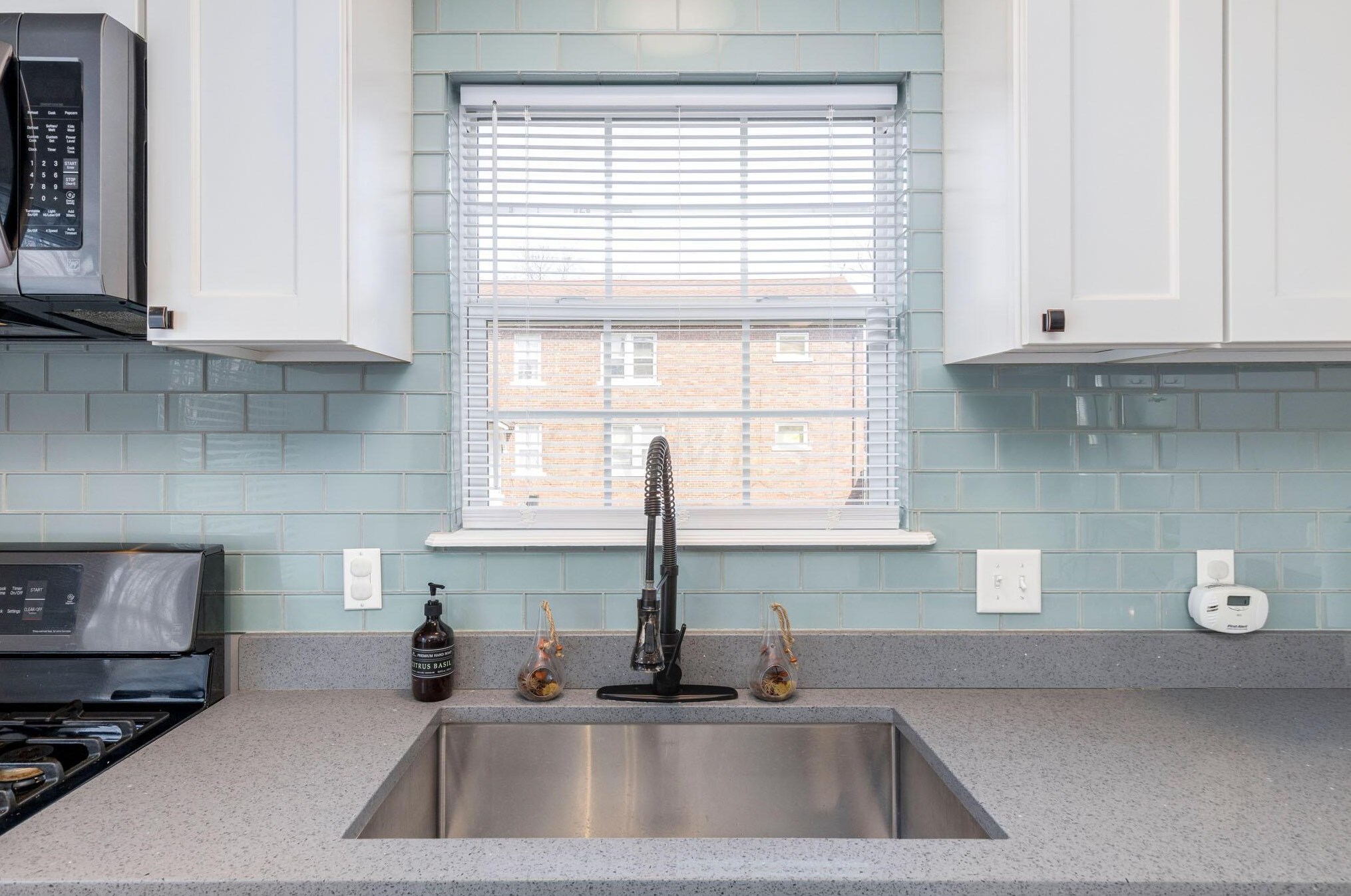 437 Taylor Ave, Columbus OH 43203-1227 exterior