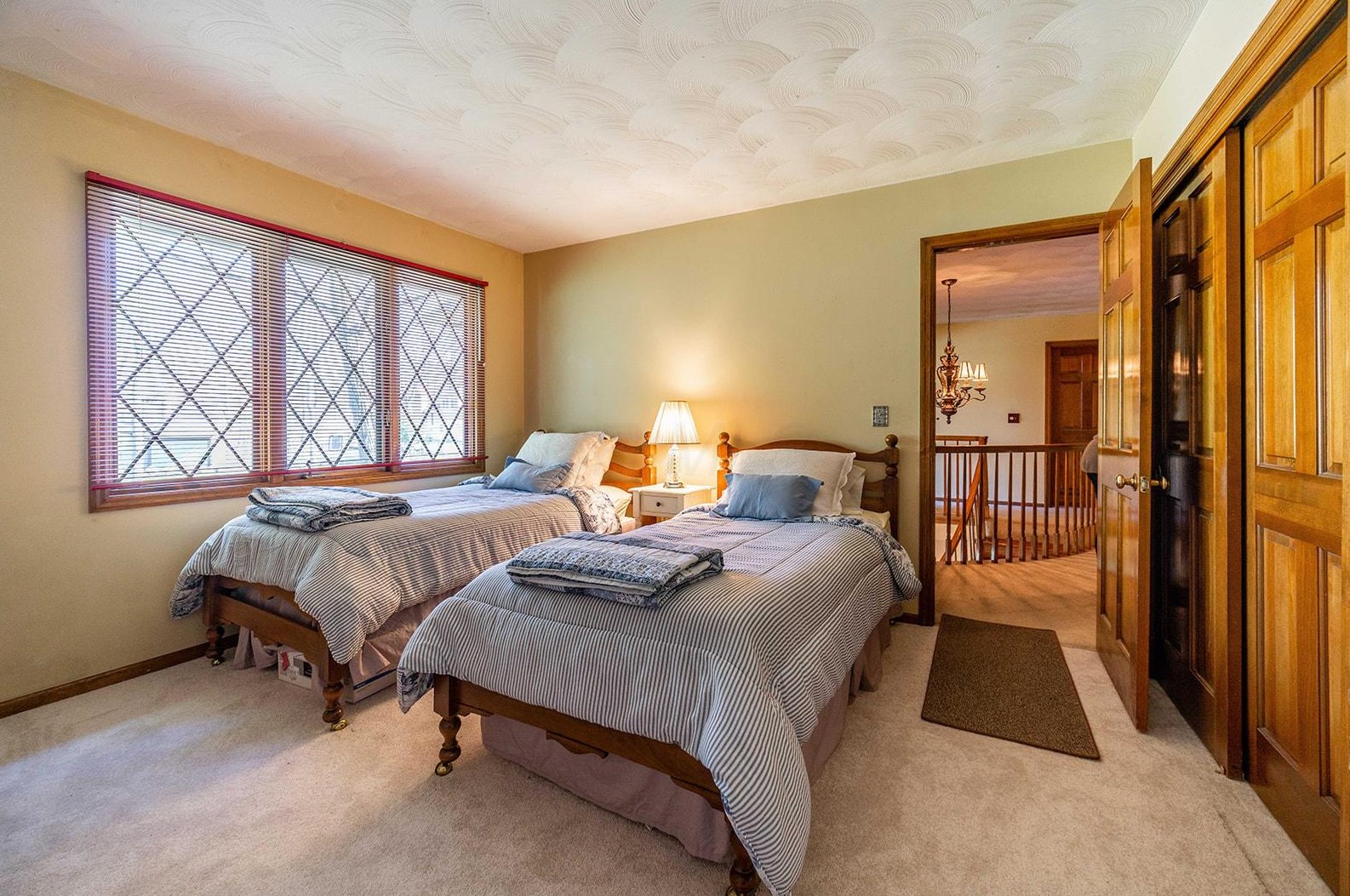 395 Meditation Ln, Columbus OH 43235-1456 exterior