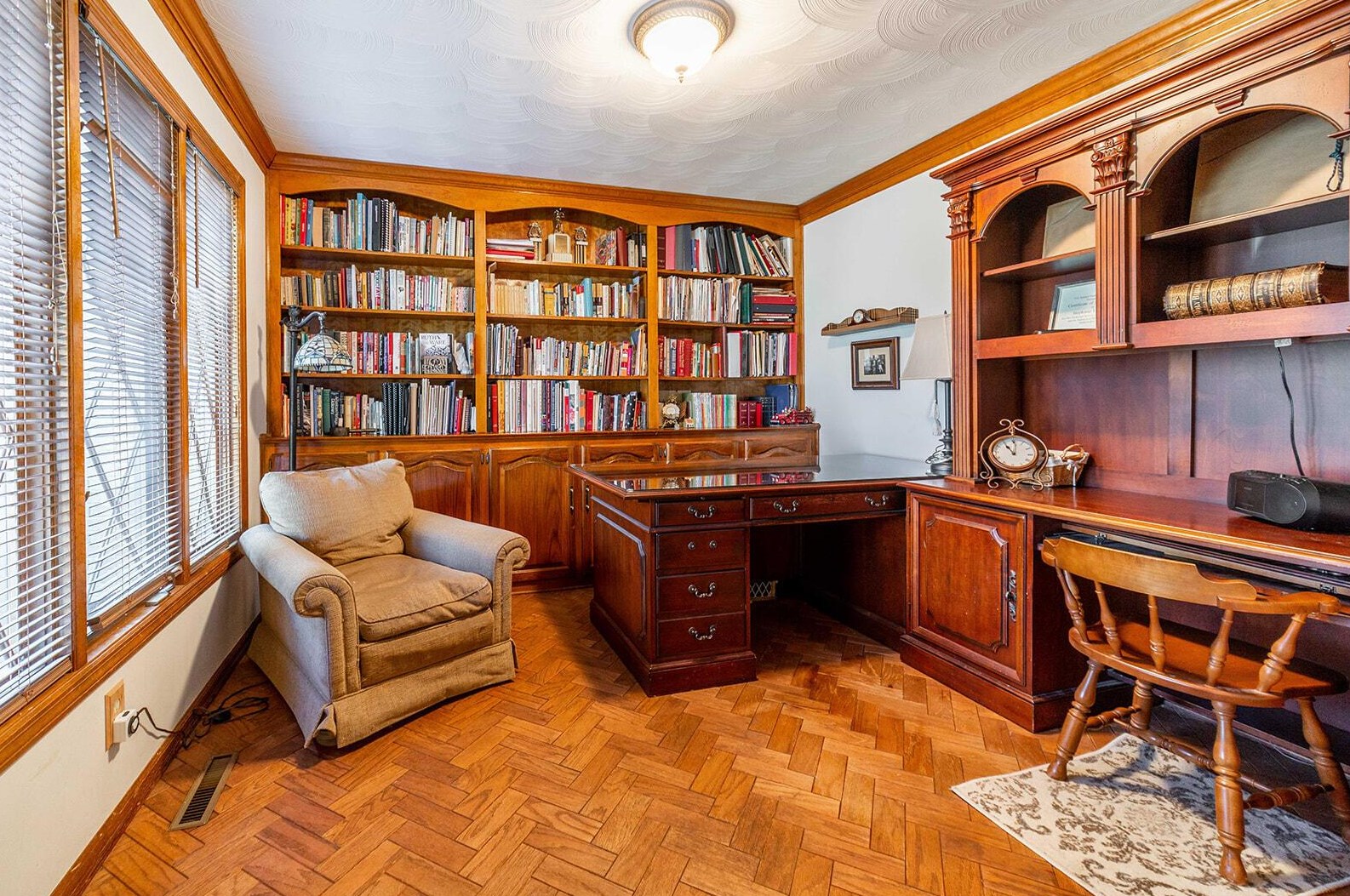 395 Meditation Ln, Columbus OH 43235-1456 exterior