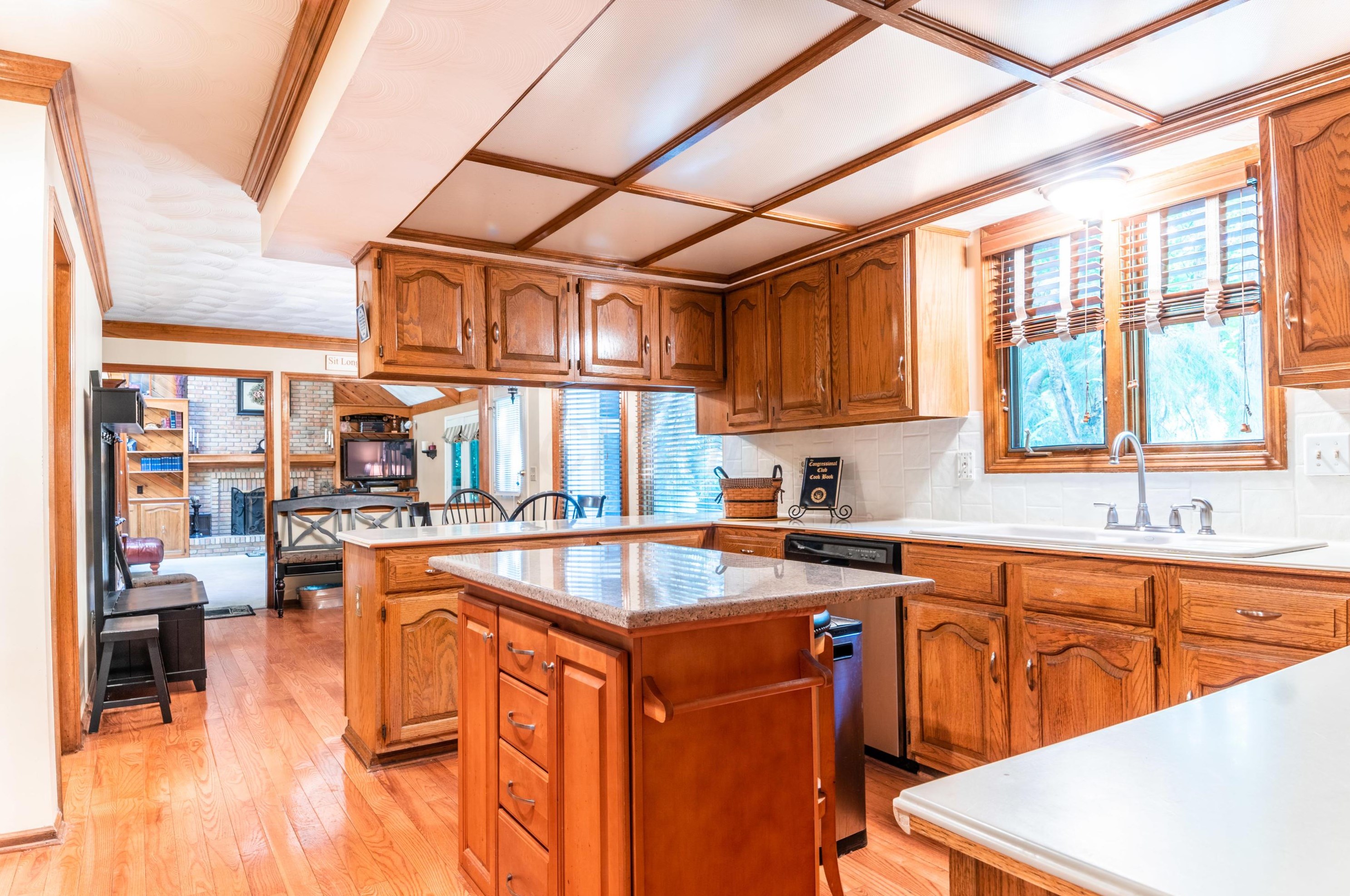 395 Meditation Ln, Columbus OH 43235-1456 exterior