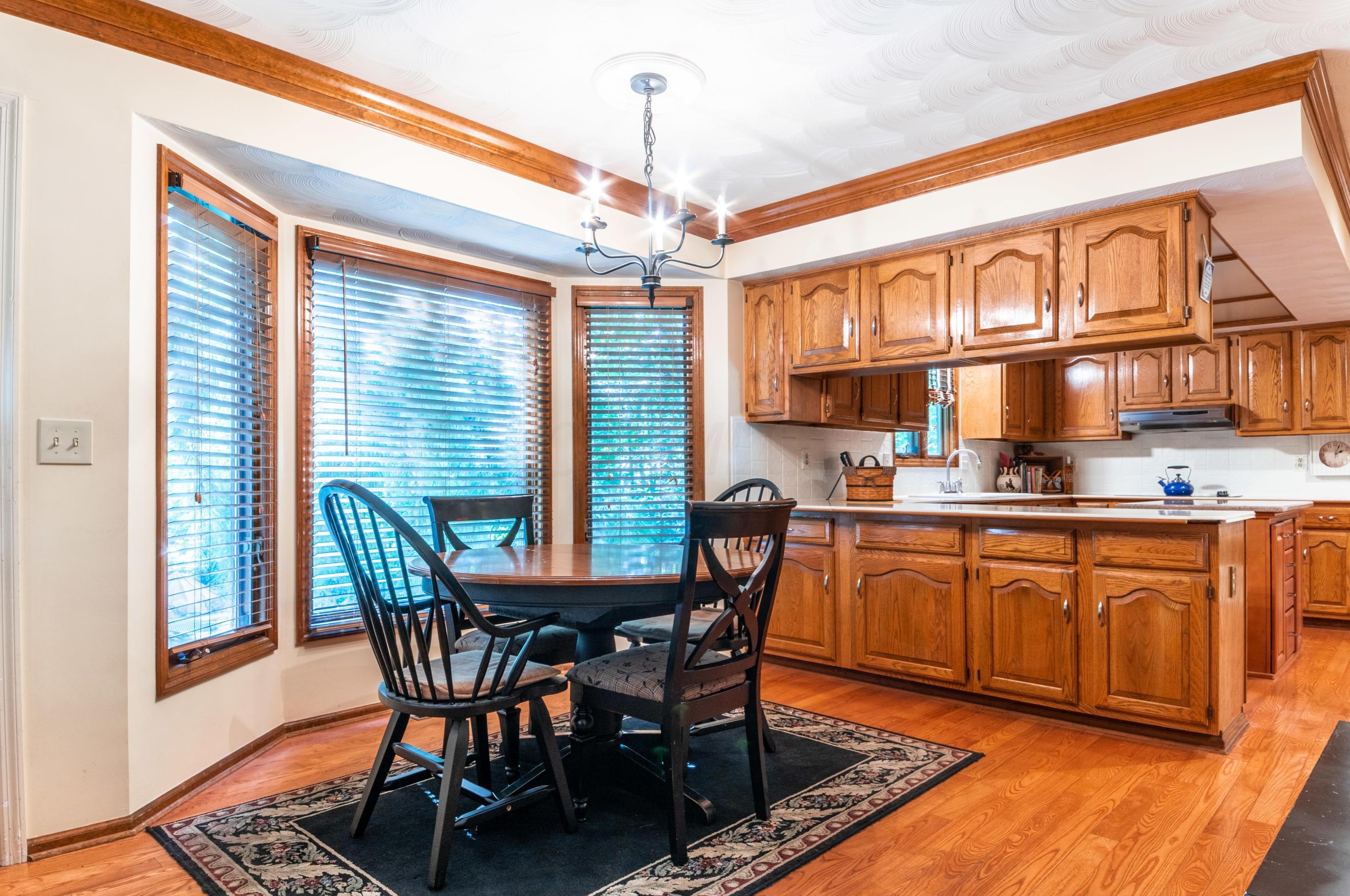 395 Meditation Ln, Columbus OH 43235-1456 exterior