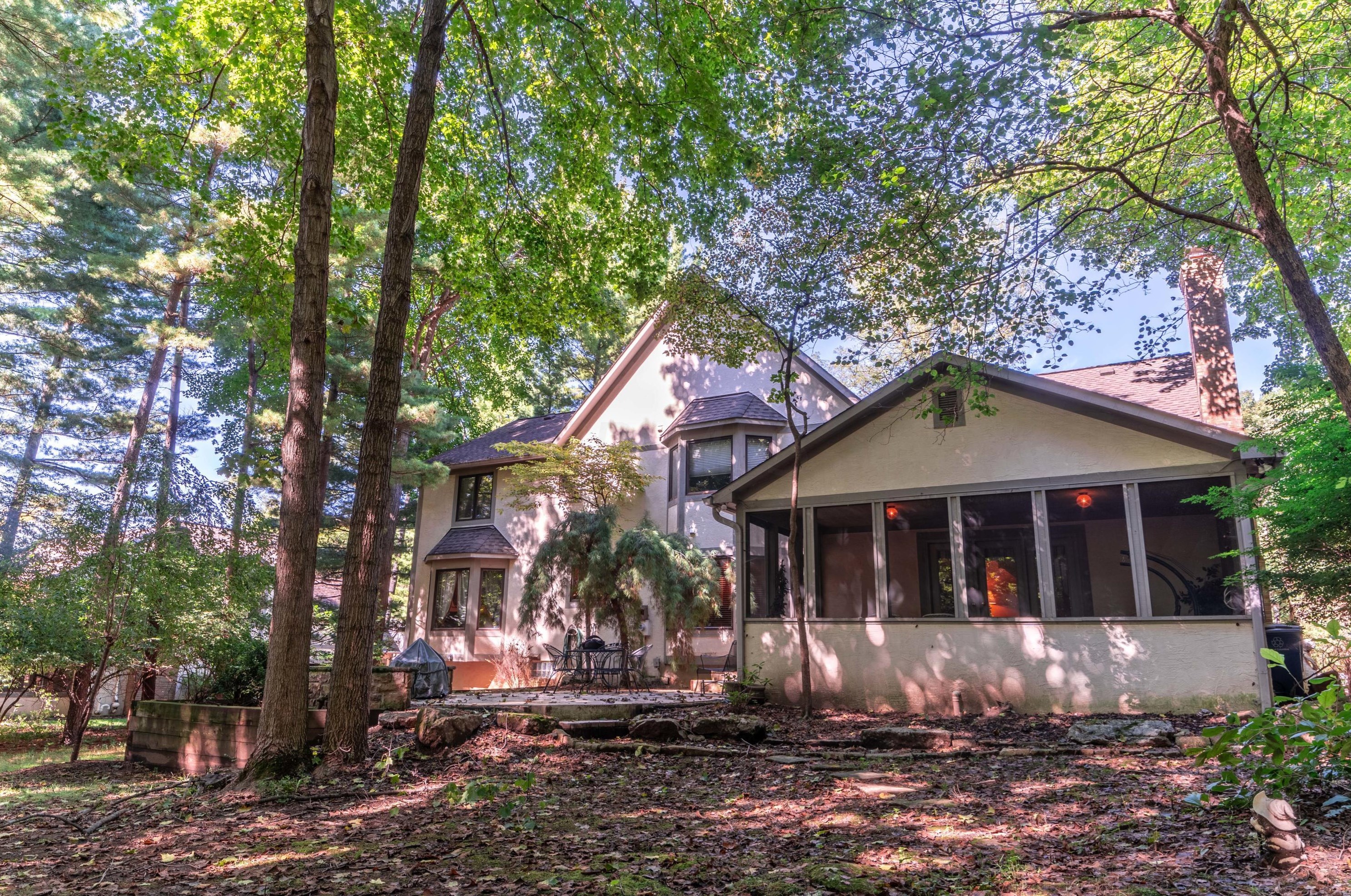 395 Meditation Ln, Columbus OH 43235-1456 exterior