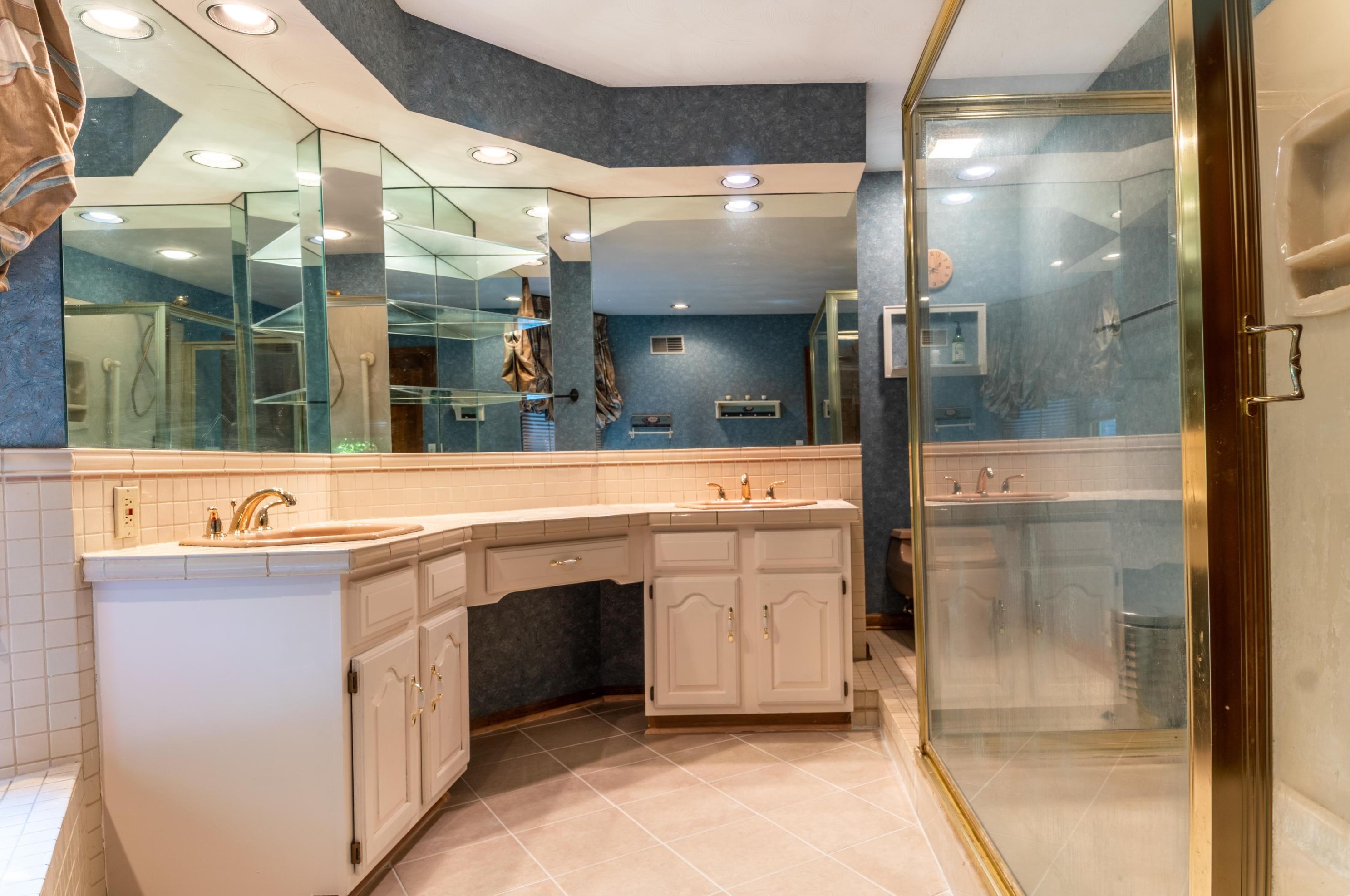 395 Meditation Ln, Columbus OH 43235-1456 exterior