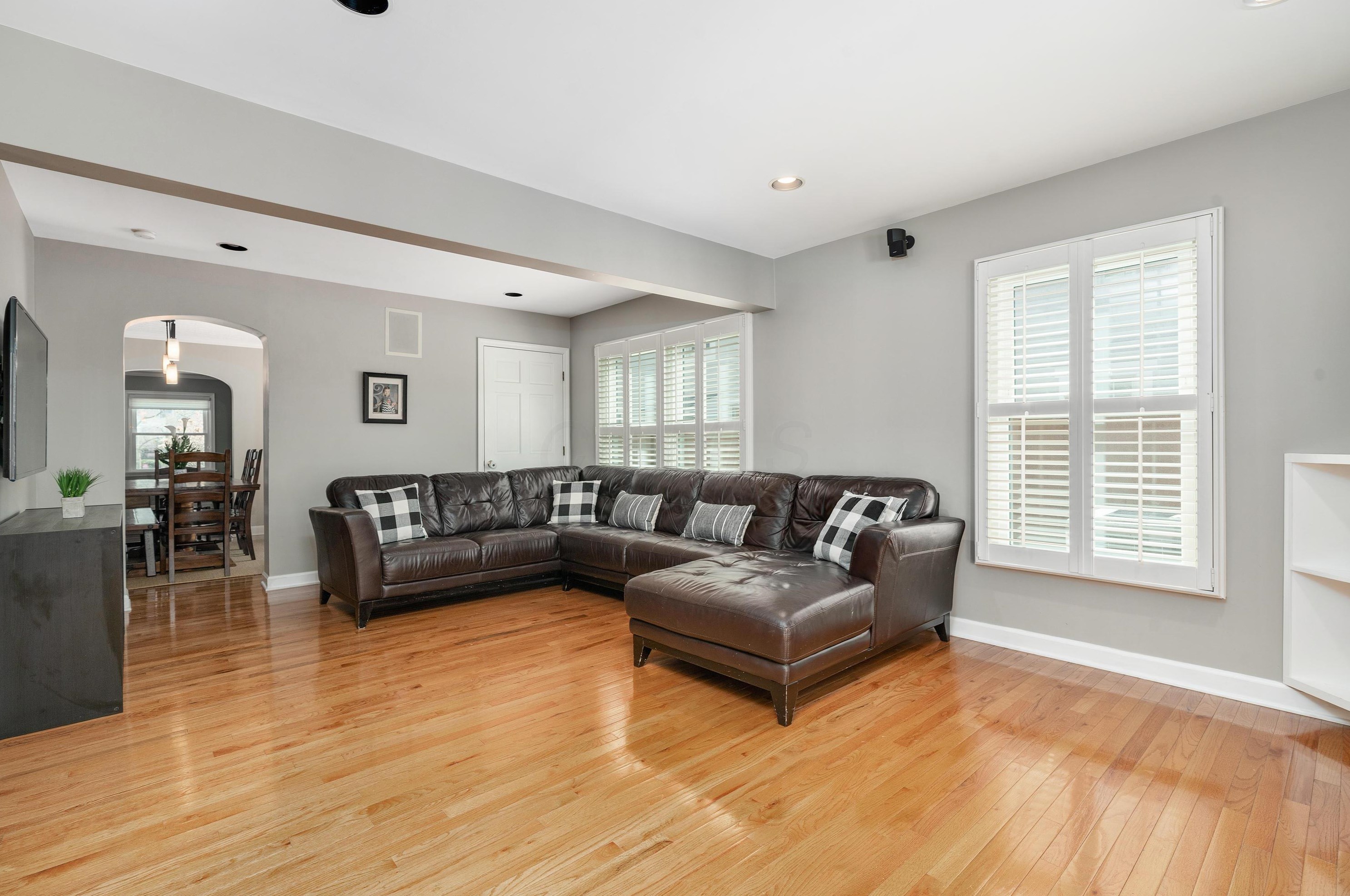 167 Roosevelt Ave, Columbus OH 43209-1558 exterior