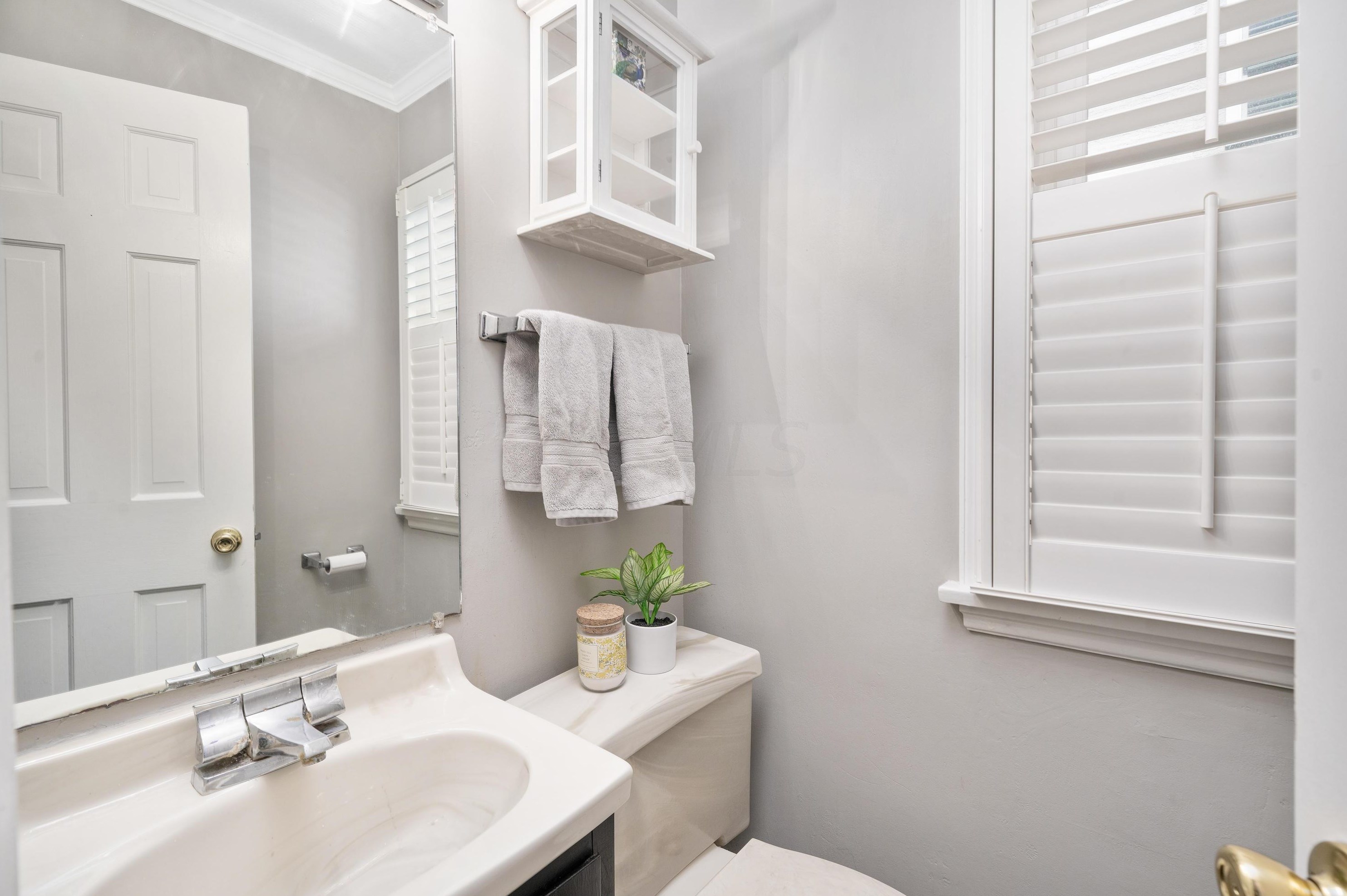 167 Roosevelt Ave, Columbus OH 43209-1558 exterior