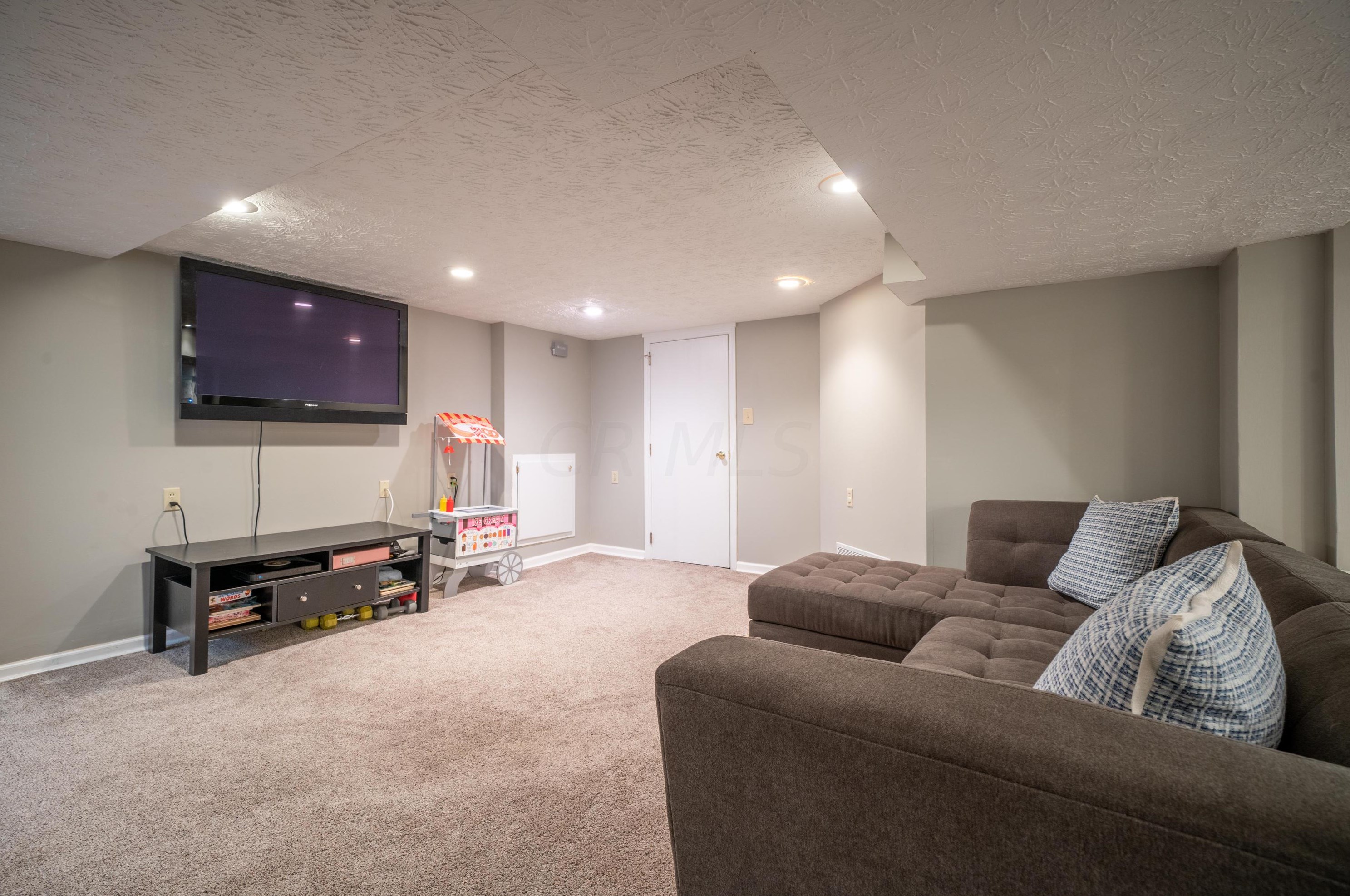 167 Roosevelt Ave, Columbus OH 43209-1558 exterior